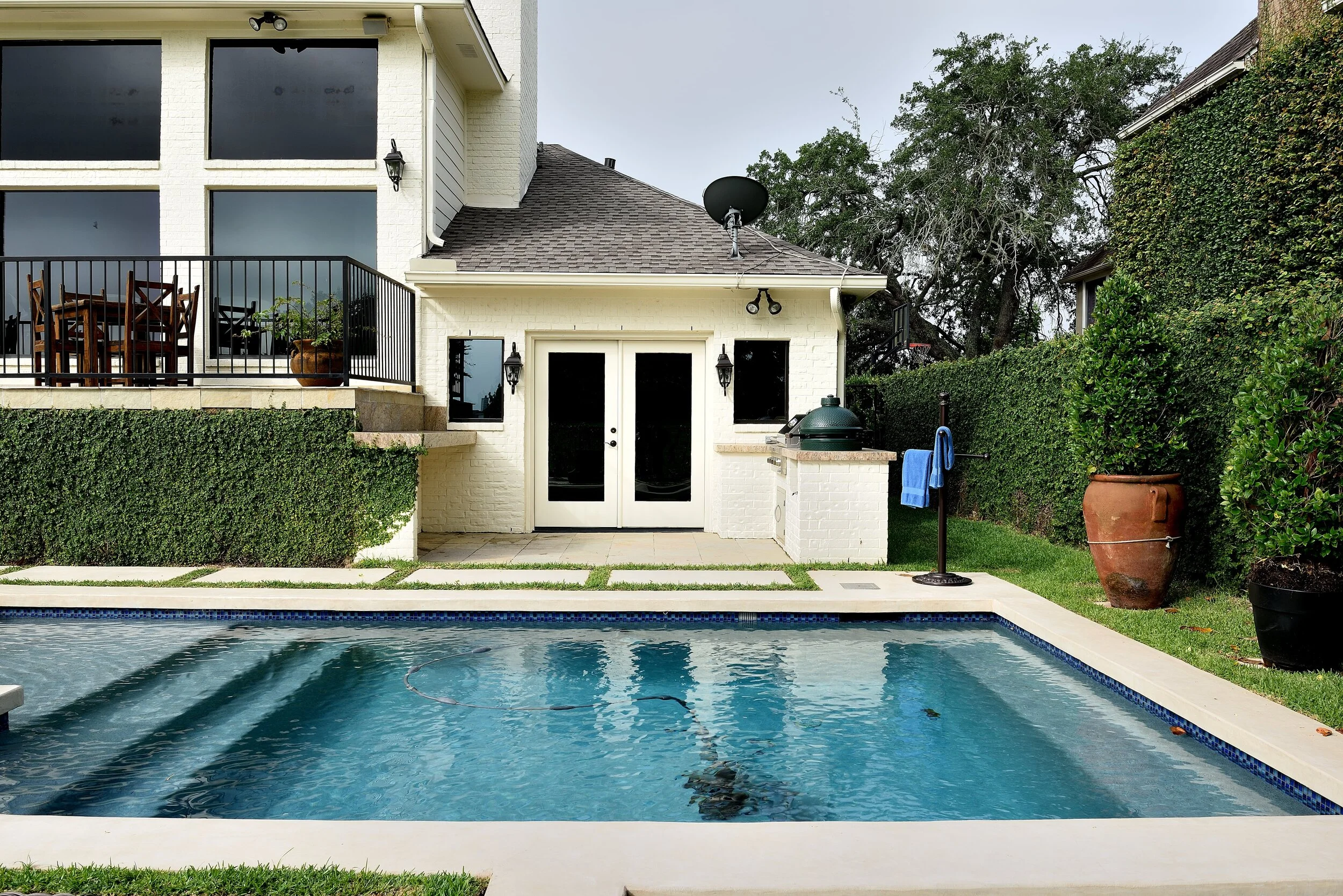 Residential Architectural Exterior Pool House Sugarland Texas-Optimized.JPG