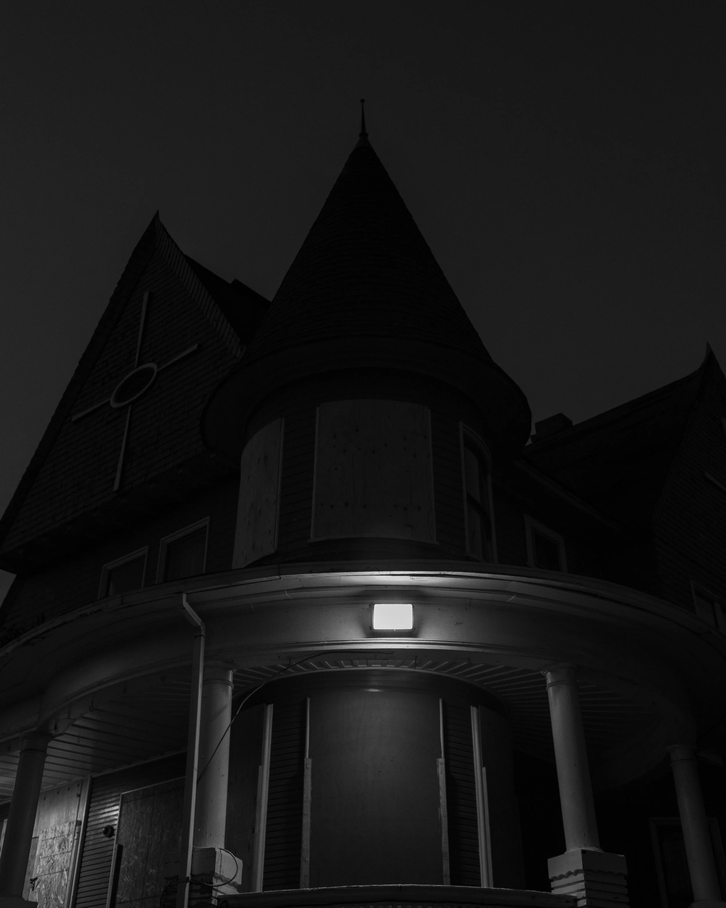 Mid Town Sacramento, California building photographed by Kyle Eagling 