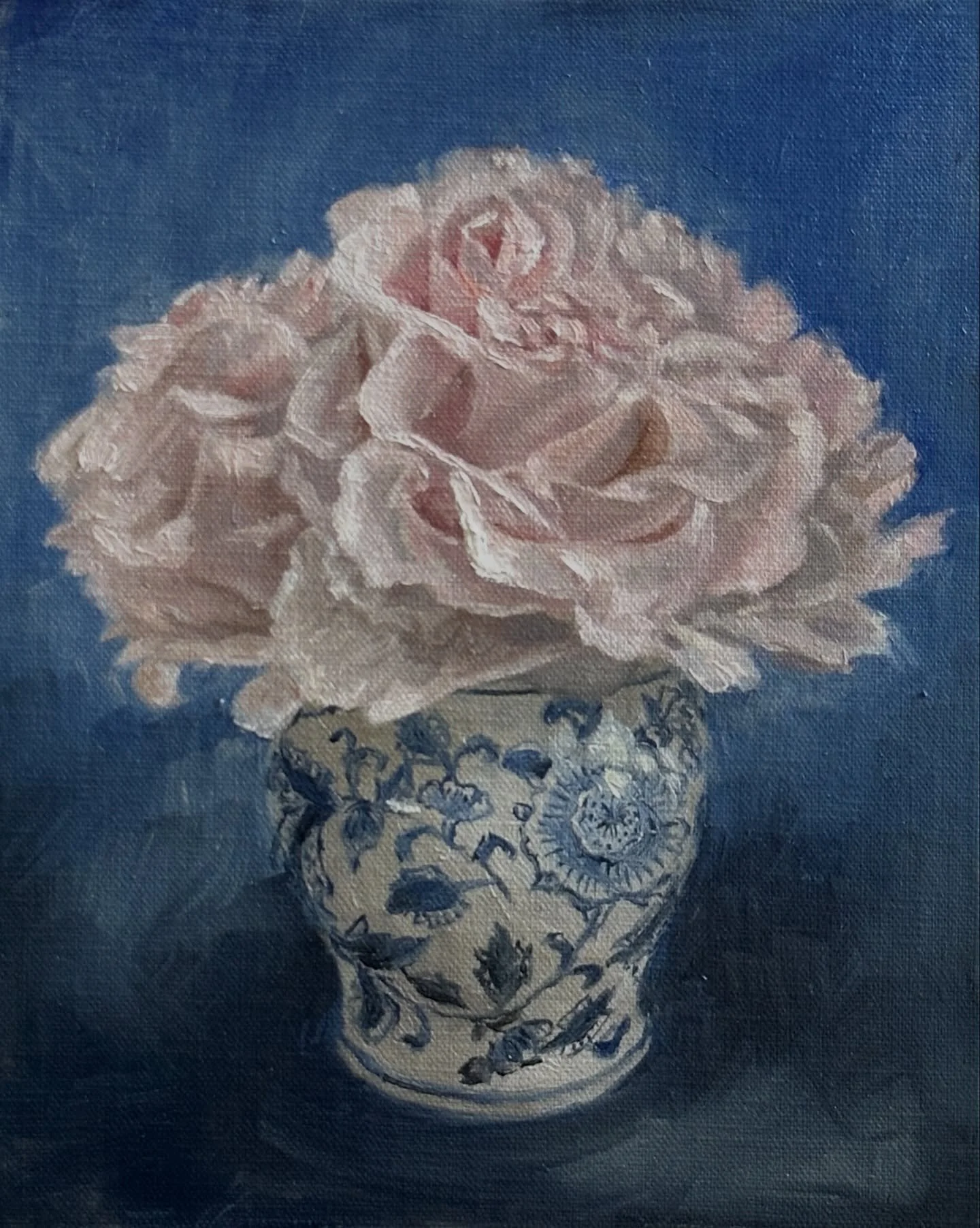 The hardest part about getting ready for the @indianapeonyfestival is finding live peonies to paint. Do you think I can get away with putting these gorgeous roses in my collection? They were the closest thing to looking like a peony that I could find