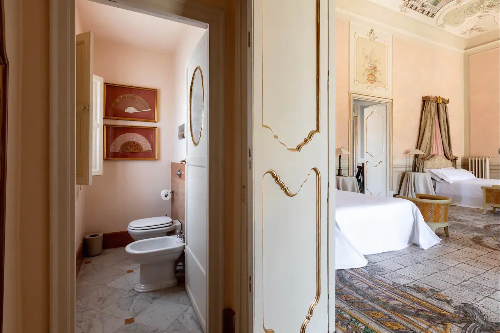 villa tasca toilet and bidet next to bedroom.jpg