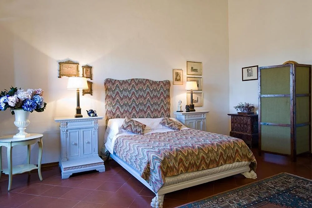 villa certaldo bedroom