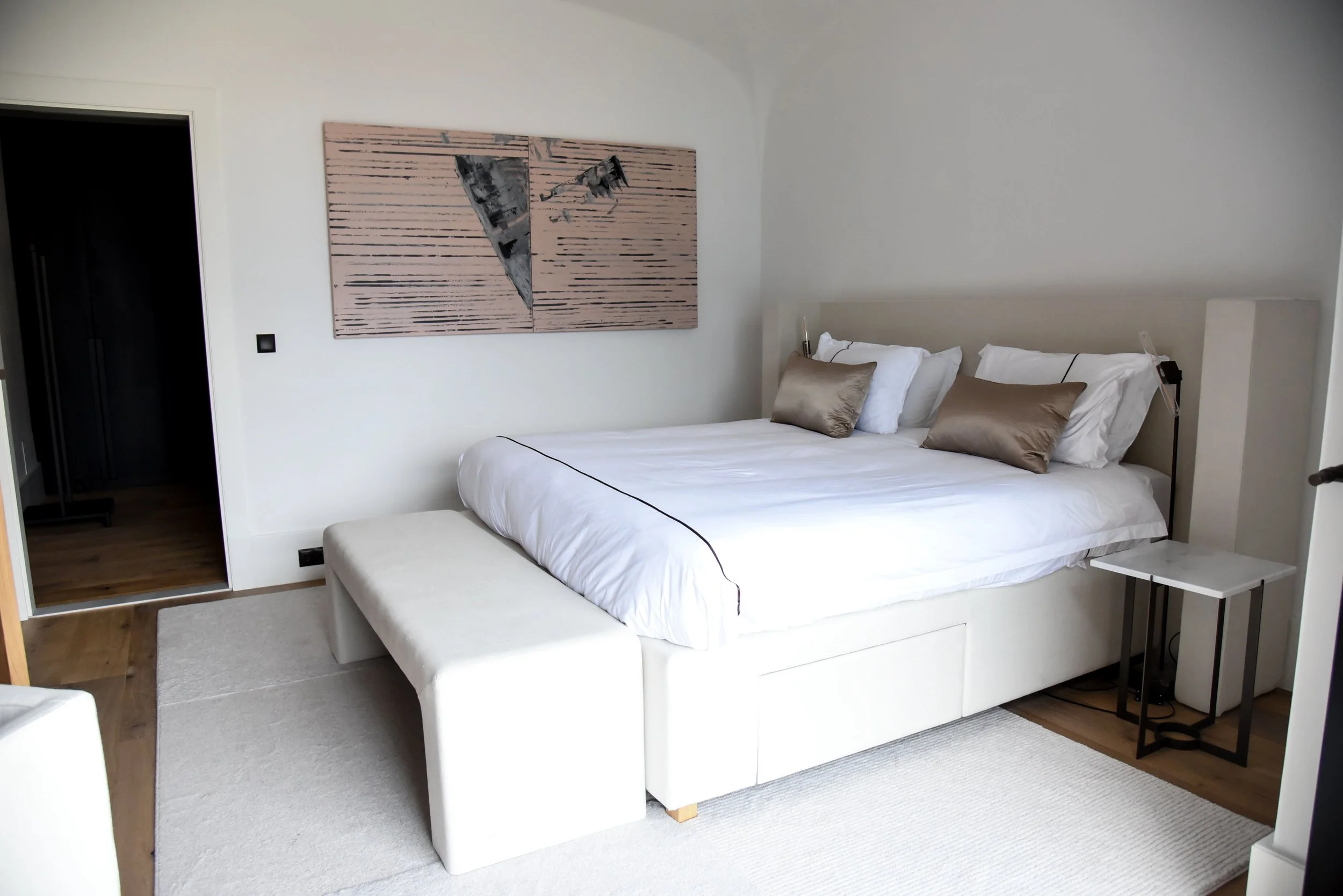Villa Cleo Lake Como bedroom 5.jpg