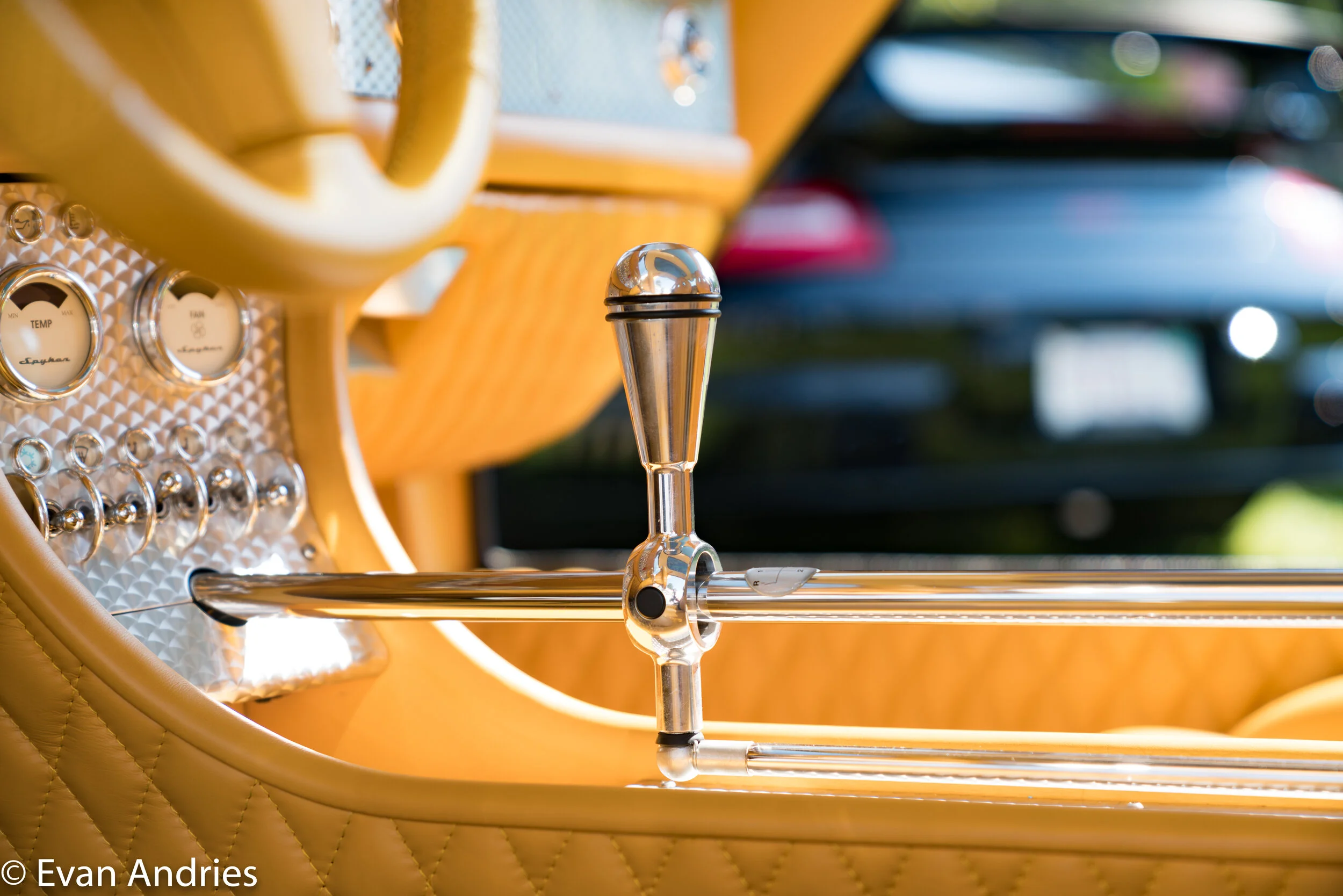Exposed gear selector on a Spyker C8 Laviolette.