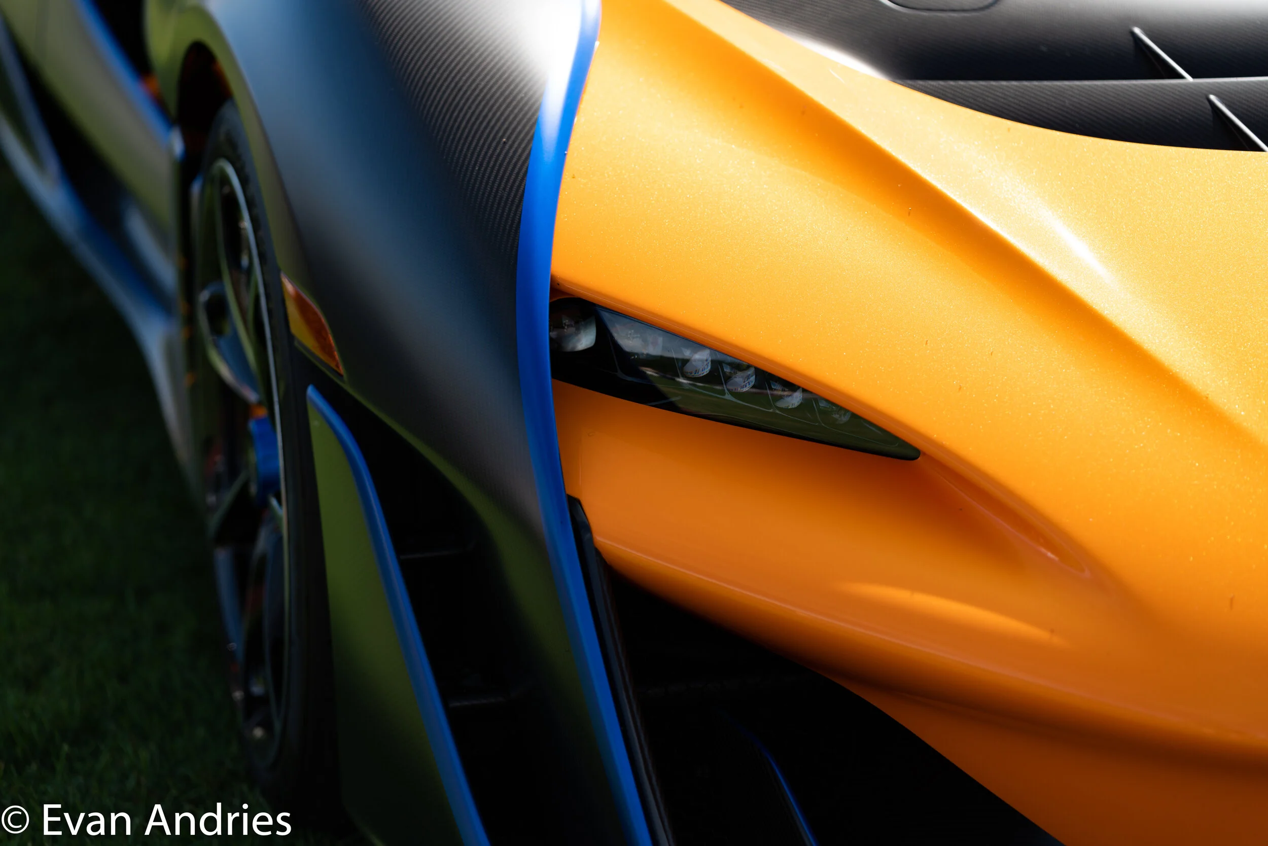 Ferrari & Friends-18.jpg