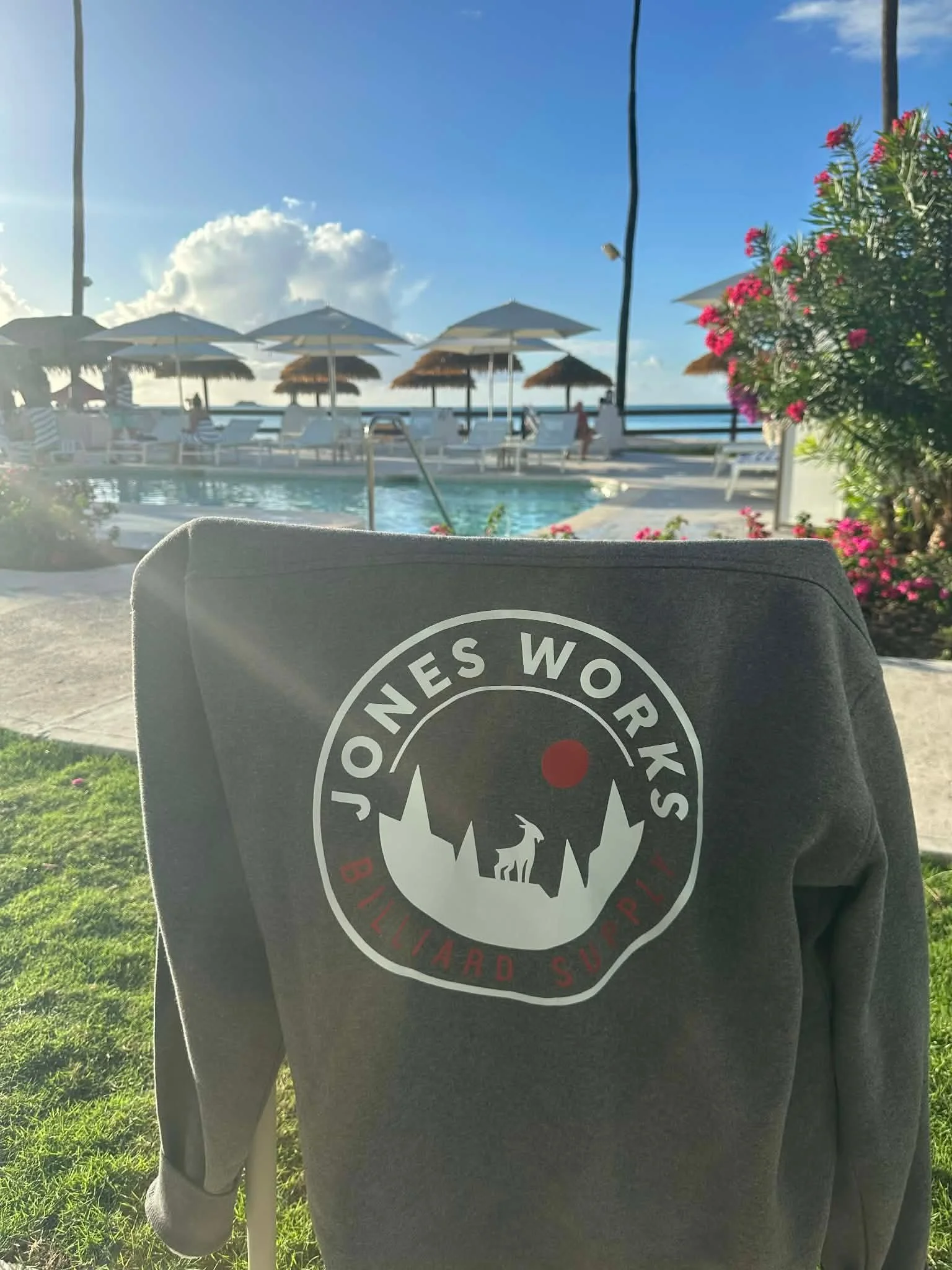 Jones Works has made it to Antigua! Or Atleast is just along for the ride 😂 Congrats again to my friend Jodie Thompson. Enjoy the honeymoon and warm weather!