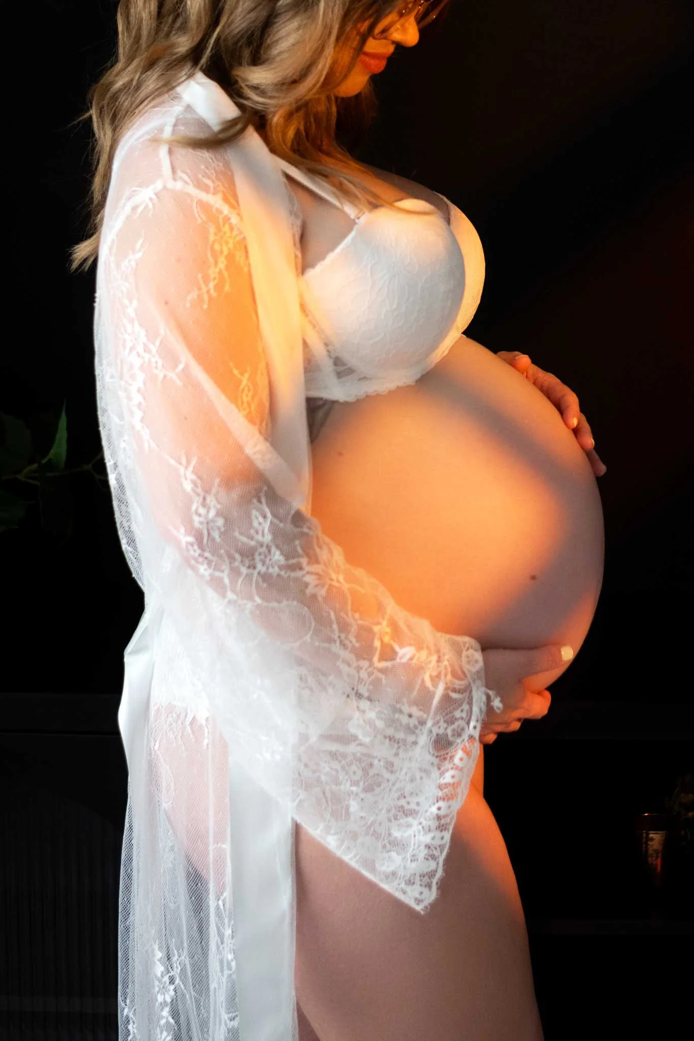 Boudoir photographer of maternity boudoir photography Sunshine Coast. Brisbane boudoir photographer of boudoir photography.