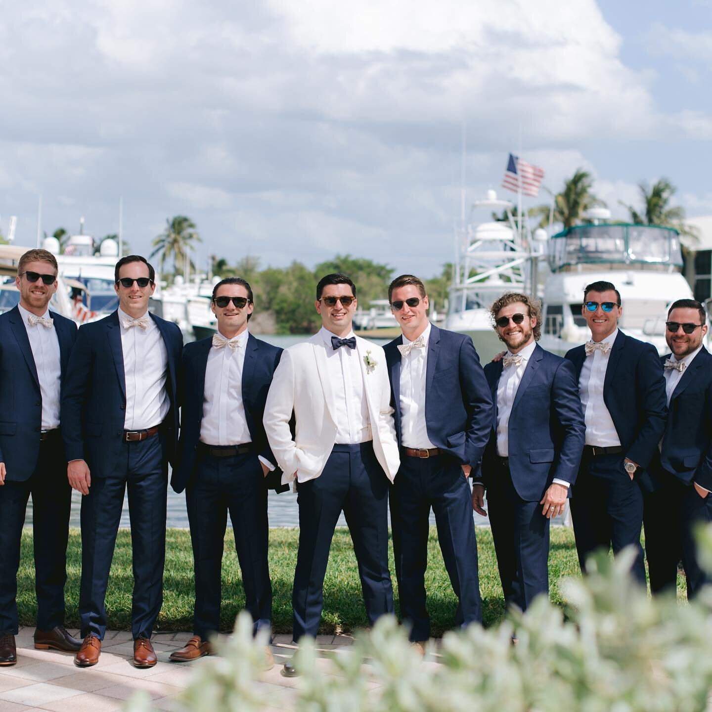 We love a well-dressed groom and wedding party👌🏼 Navy + white is such a classic, winning combo in our books!
&bull;
&bull;
&bull;

Planning + design: @sbsweddings 
Photography: @setfreephotography 
Florals: @floral_symphonyfl 
Groom&rsquo;s attire: