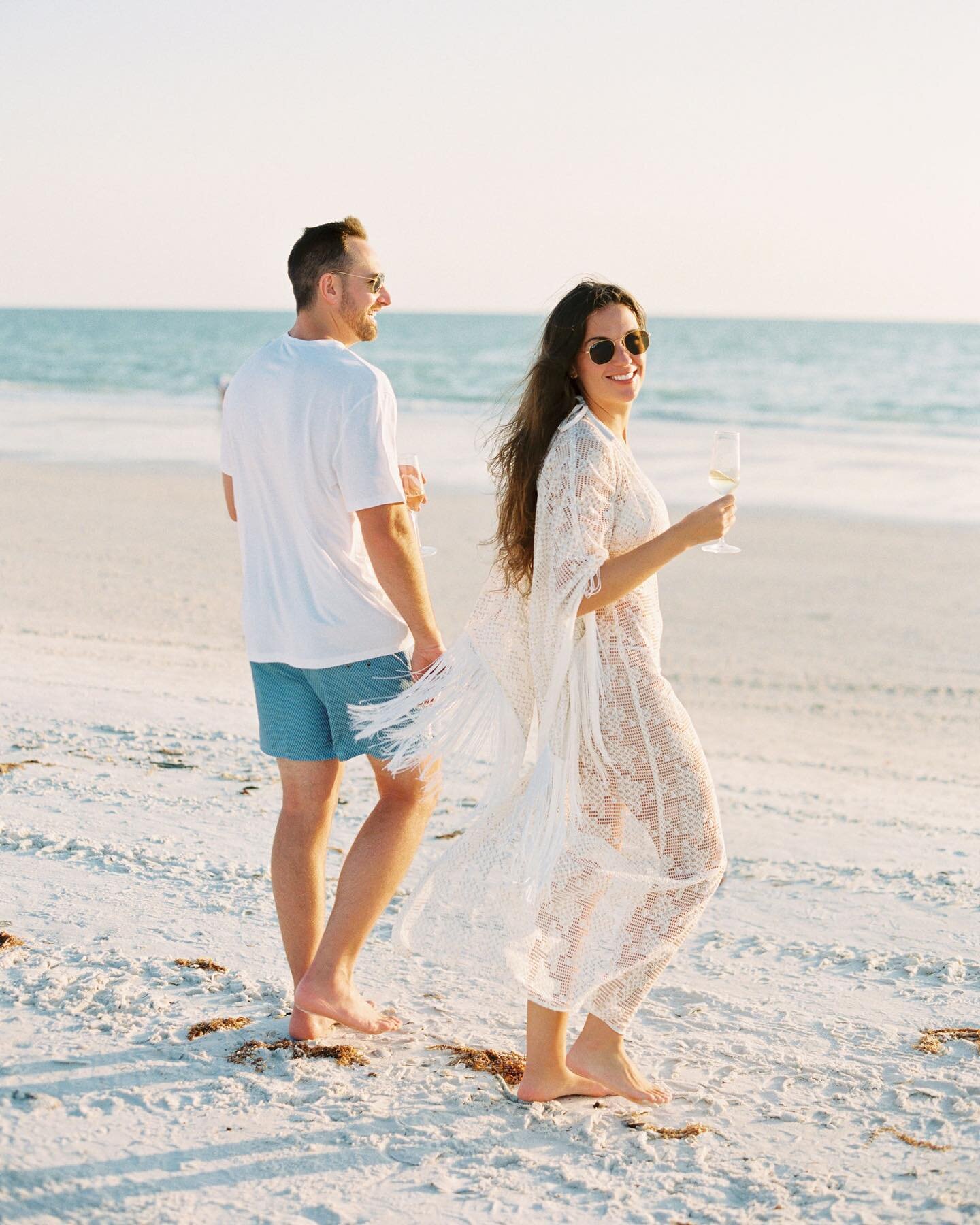 Summer Fridays forever 🩵
&bull;
&bull;
&bull;
Planning: @sbsweddings 
Photography: @peonyweddingphoto 
Videography: @harrisonfilms