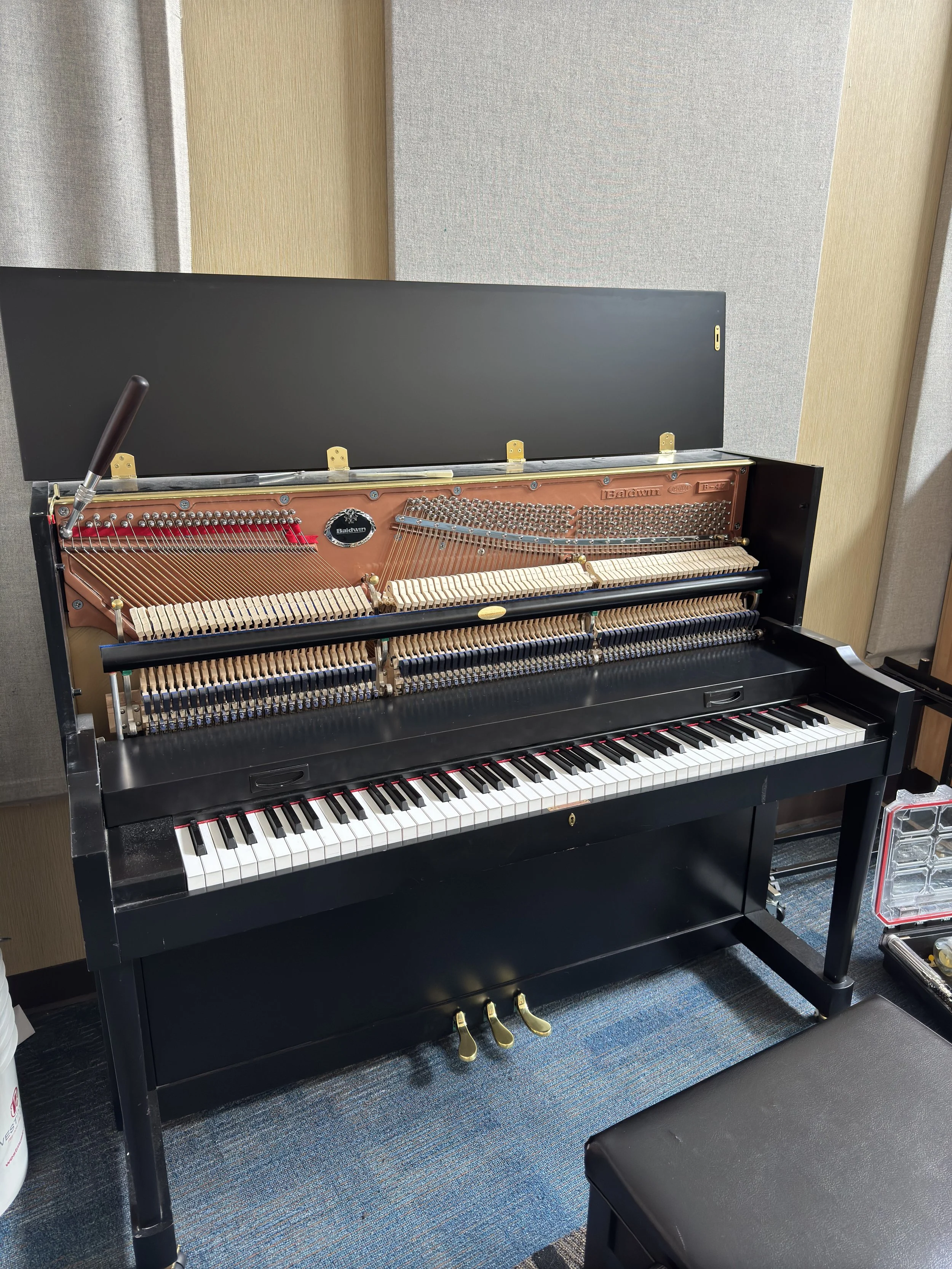 piano-tuner-tuning-renton-wa.jpeg