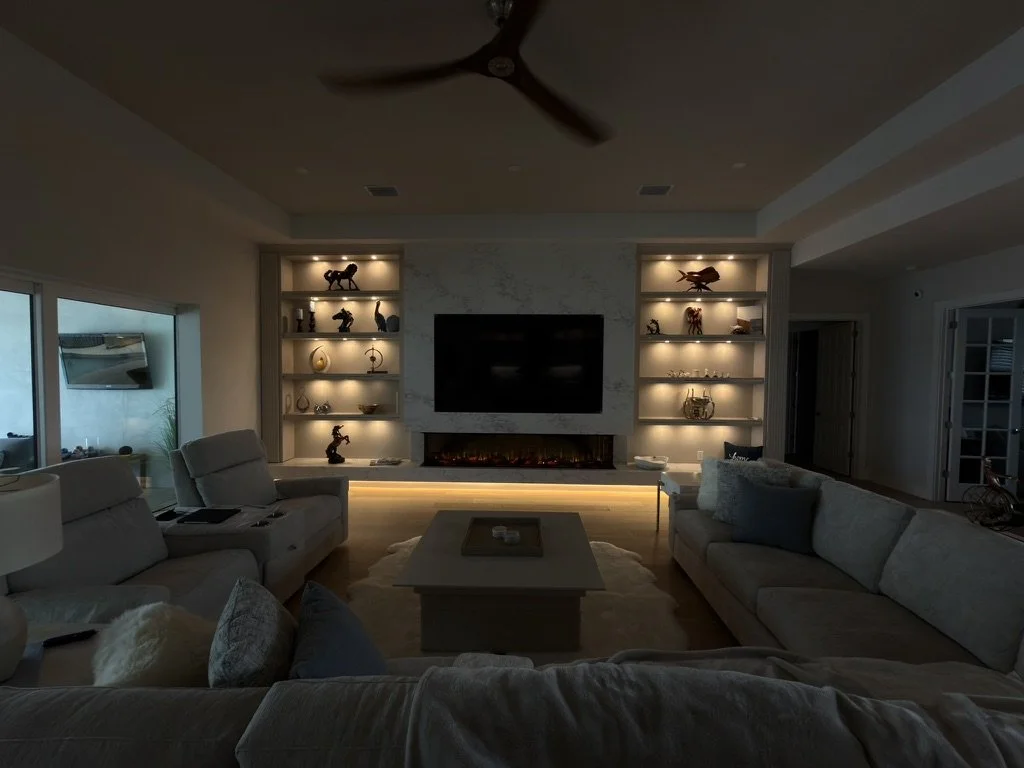 07-living-room-wide-view.jpeg
