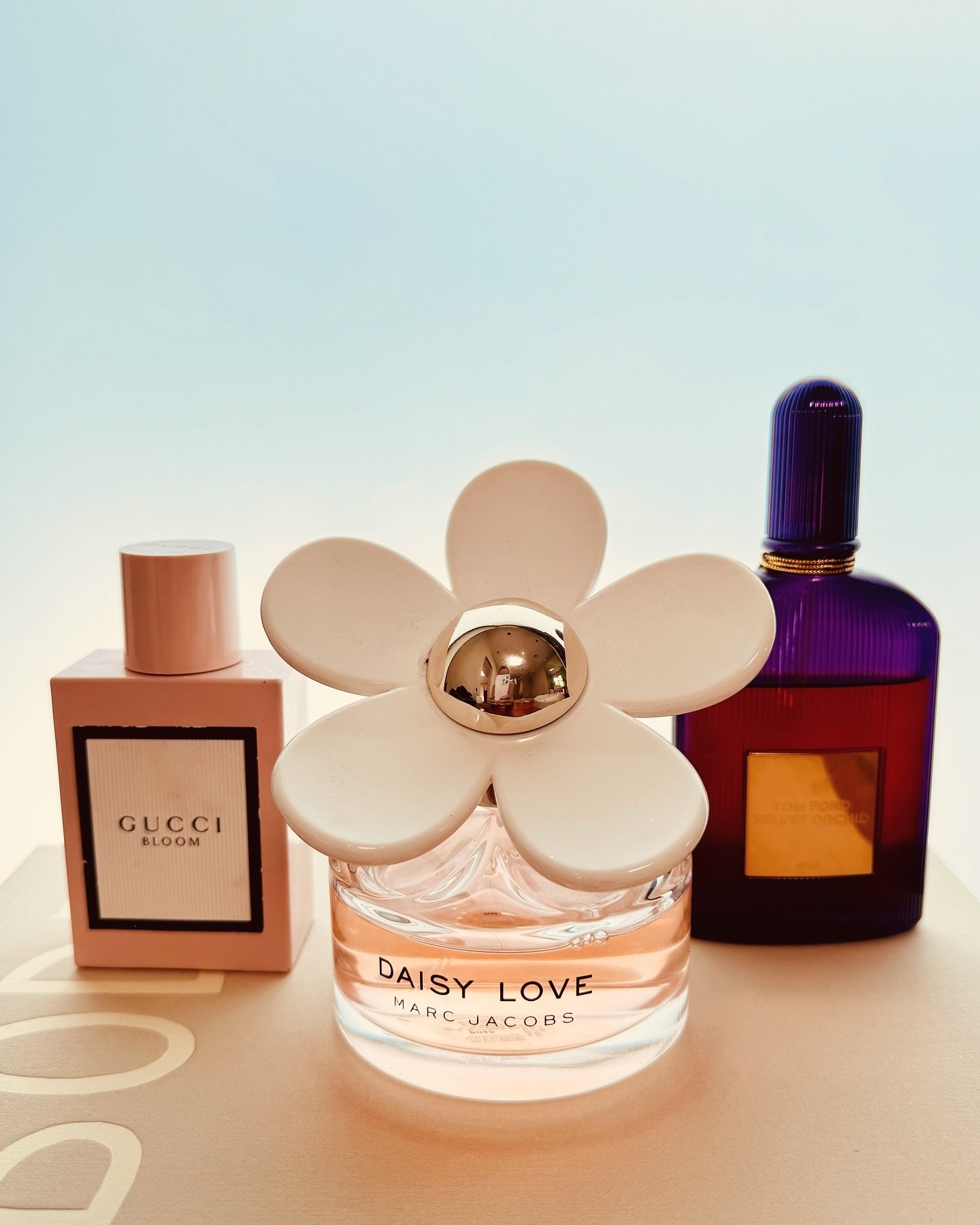 Give Unexpected HUGS all weekend. 💛
#guccibloom #marcjacobsperfume #daisylove #tomfordperfume #velvetorchid