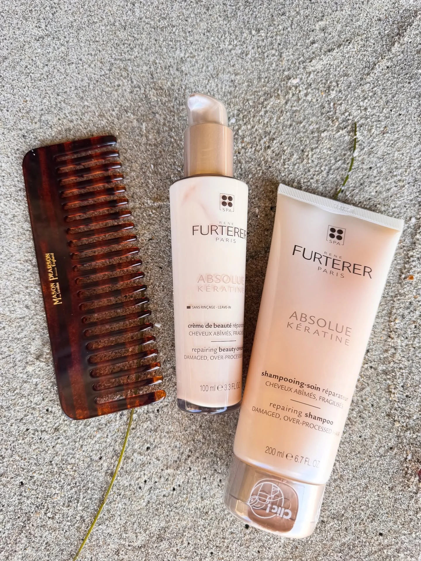 ABSOLUE K&Eacute;RATINE REPAIRING SHAMPOO + 
ABSOLUE K&Eacute;RATINE REPAIRING BEAUTY CREAM 
AND MASON PEARSON WIDE COMB.
💛 Nourish and strengthen damaged hair, leaving strands protected, soft and shiny!
#renefurtererparis #masonpearson #shampoo #ha
