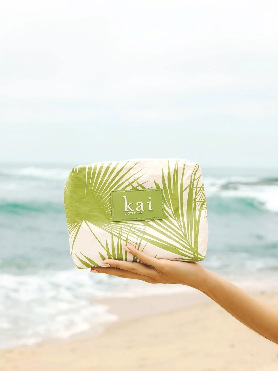 KAI + ALOHA Collection special edition getaway essentials set ✈️
 discover kai travel must-haves tucked inside a limited-edition pouch designed in collaboration with @alohacollection. crafted with Aloha&rsquo;s signature Splash-Proof&reg; fabrication