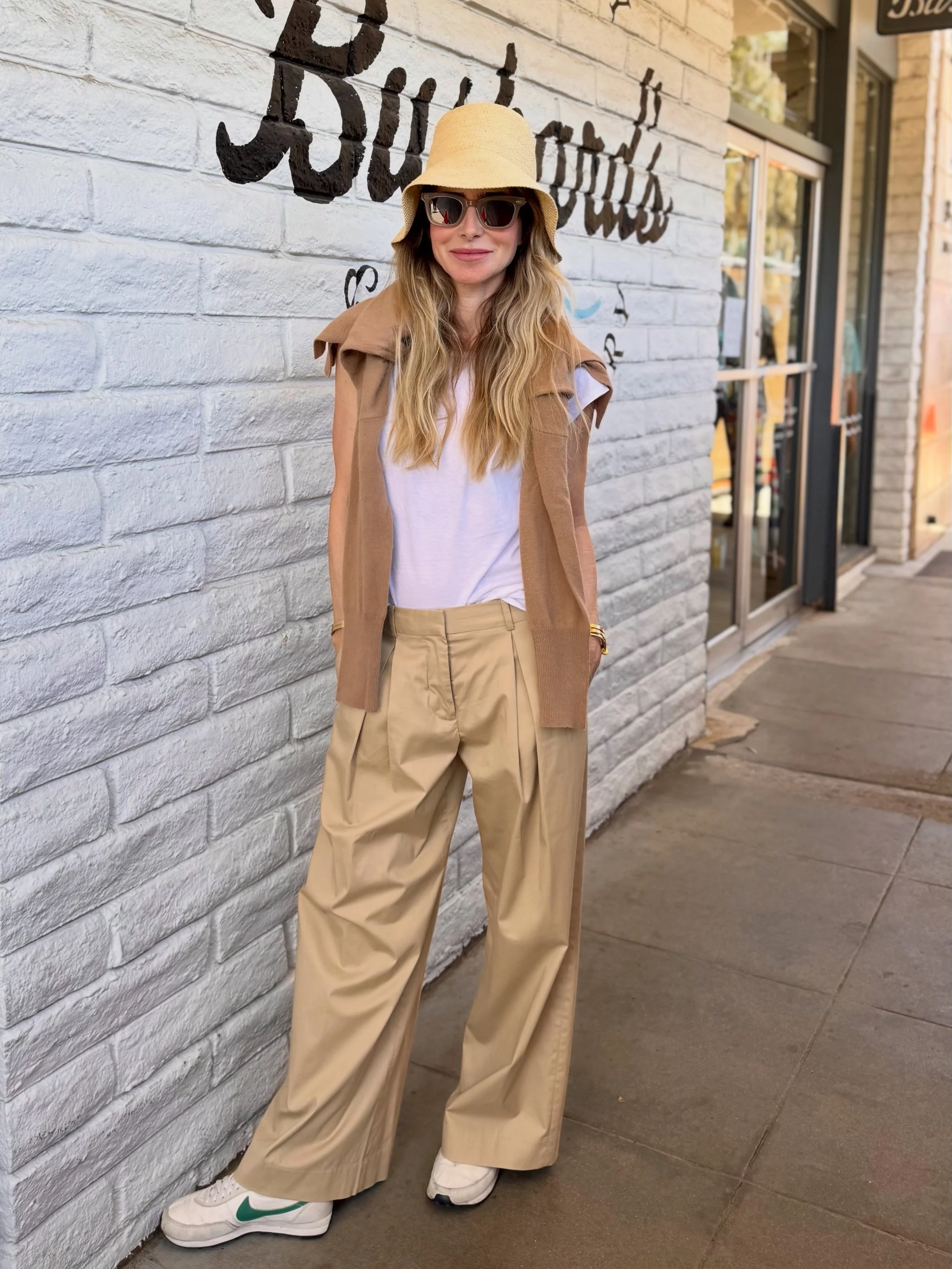 Meet Local Kortney Riley&hellip;💛 Kortney grew up in Newport Beach and moved to Laguna Beach 21 years ago with her husband, John. They&rsquo;ve been here ever since, raising their two children, Mia and Quinn.

A holistic aesthetician, wellness coach