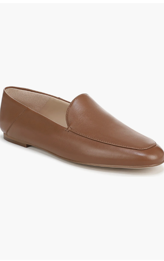 nyc-personal-stylist-minimal-leather-loafer-neutral-shoe.png