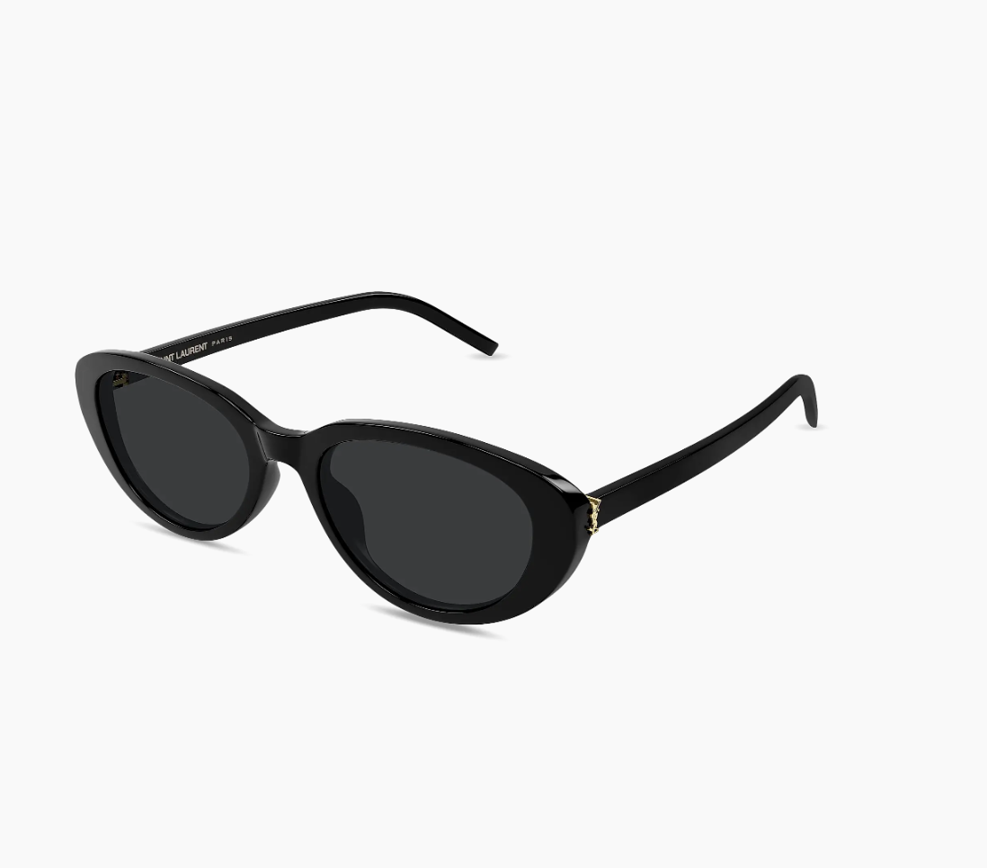 nyc-personal-stylist-black-sunglasses-minimal-saint-laurent.png