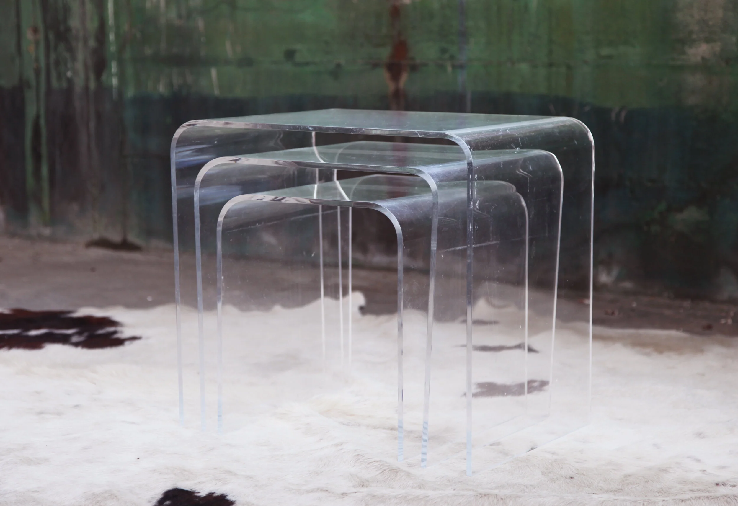 Post_Modern_70s_Nesting_Lucite_End_tables.JPG