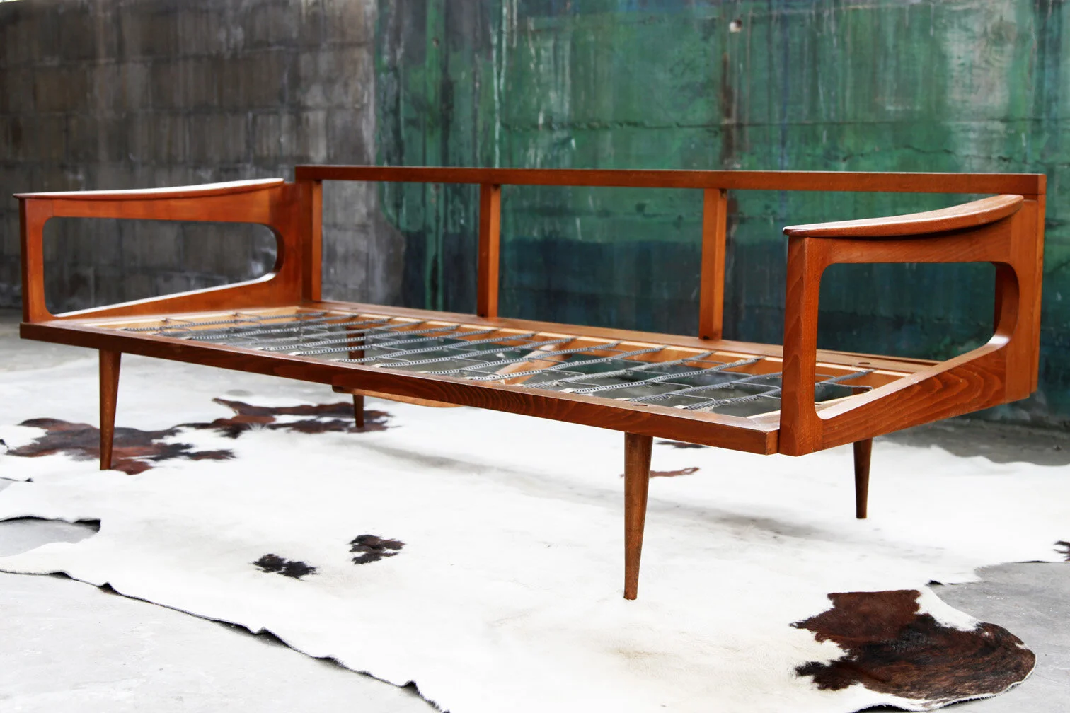 Sculptural_MidCentury_Danish_Sofa_Daybed_Frame2.JPG