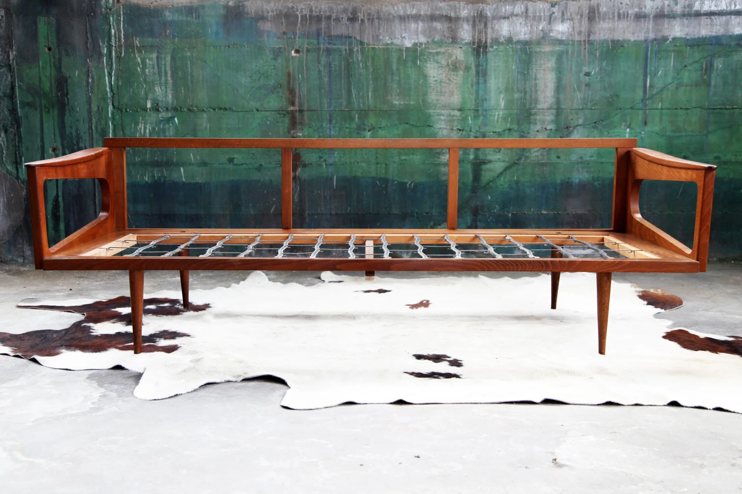 Sculptural_MidCentury_Danish_Sofa_Daybed_Frame3.JPG