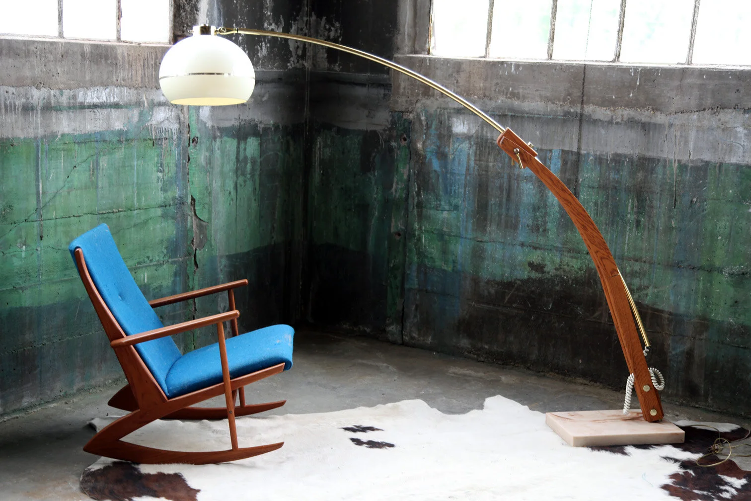 Unique_Mid_Century_Solid_wood_vastly_adjustable_Pivoting_Arc_Floor_Lamp_with_Marble_base_and_Brass_accents_attributed_to_Nova_Guzzini2.JPG