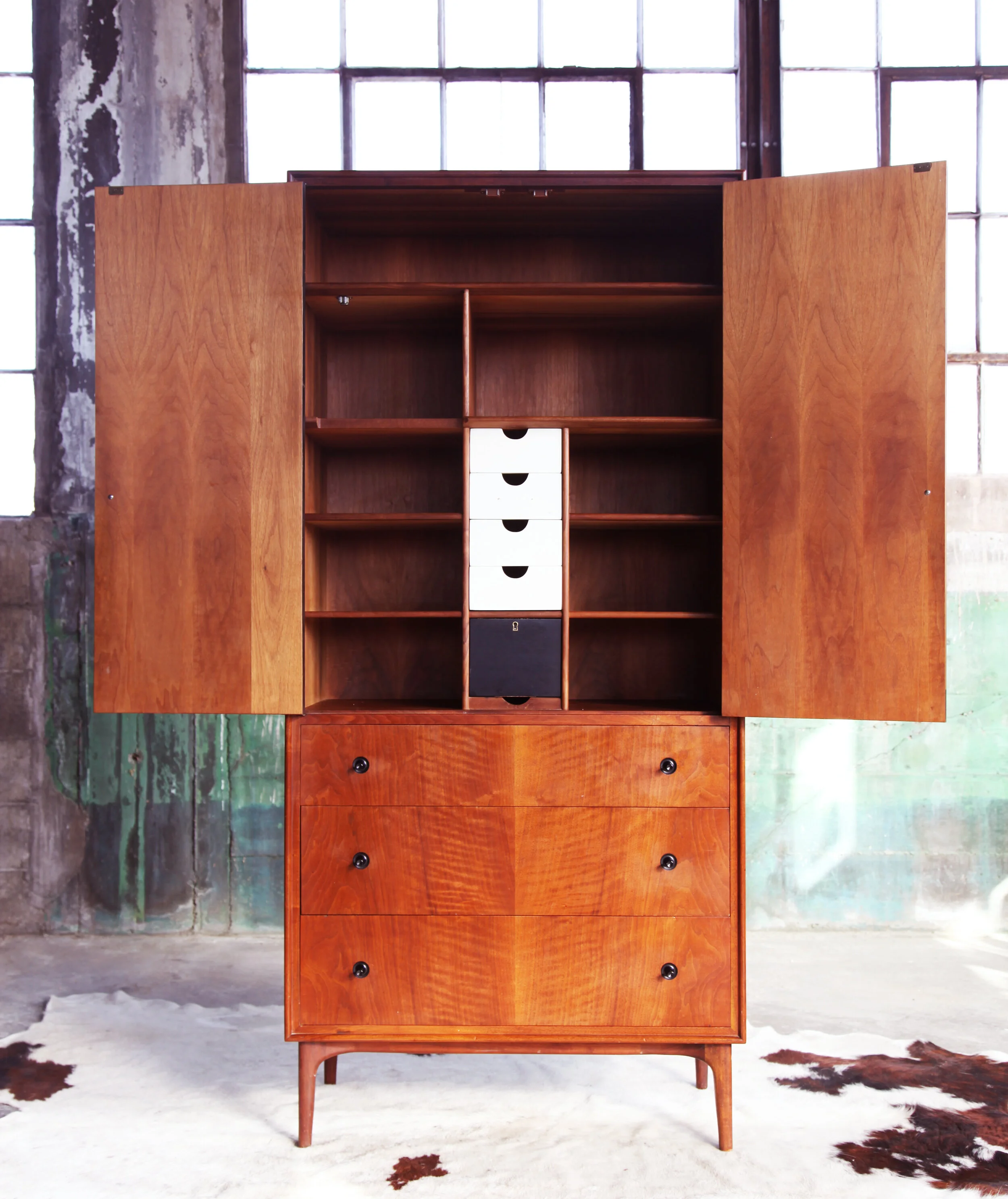 Mid_Century_Glenn_of_CA_Milo_Baughman_Freestanding_Teak_Armoire2.JPG