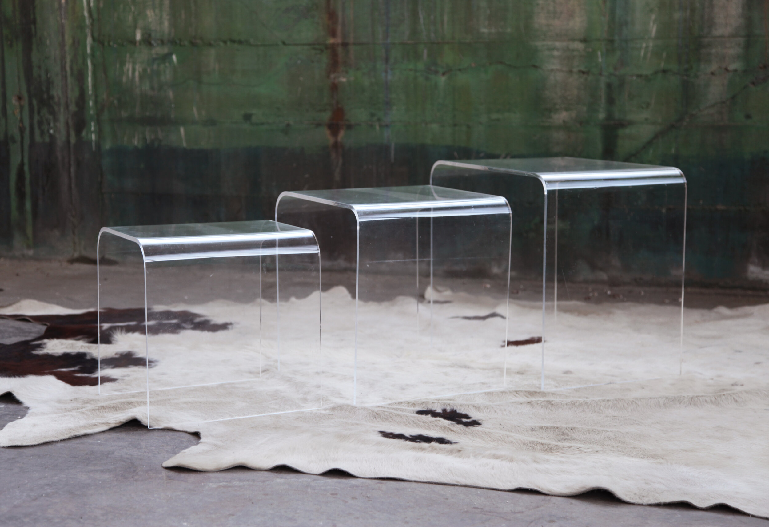 Post_Modern_70s_Nesting_Lucite_End_tables2.JPG