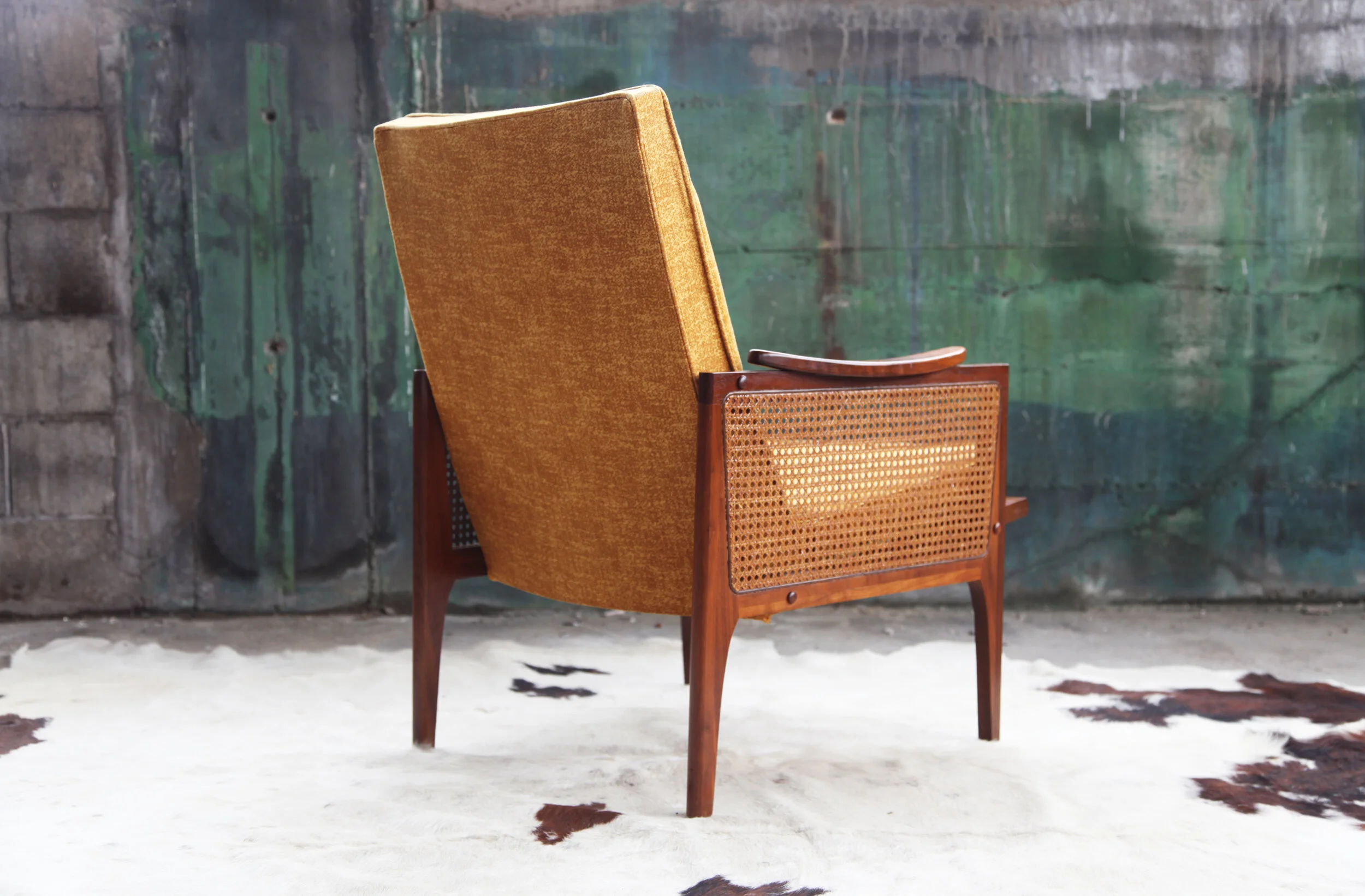 Woven_Cane_seated_1960s_Mid_Century_Lounge_Chair2.JPG
