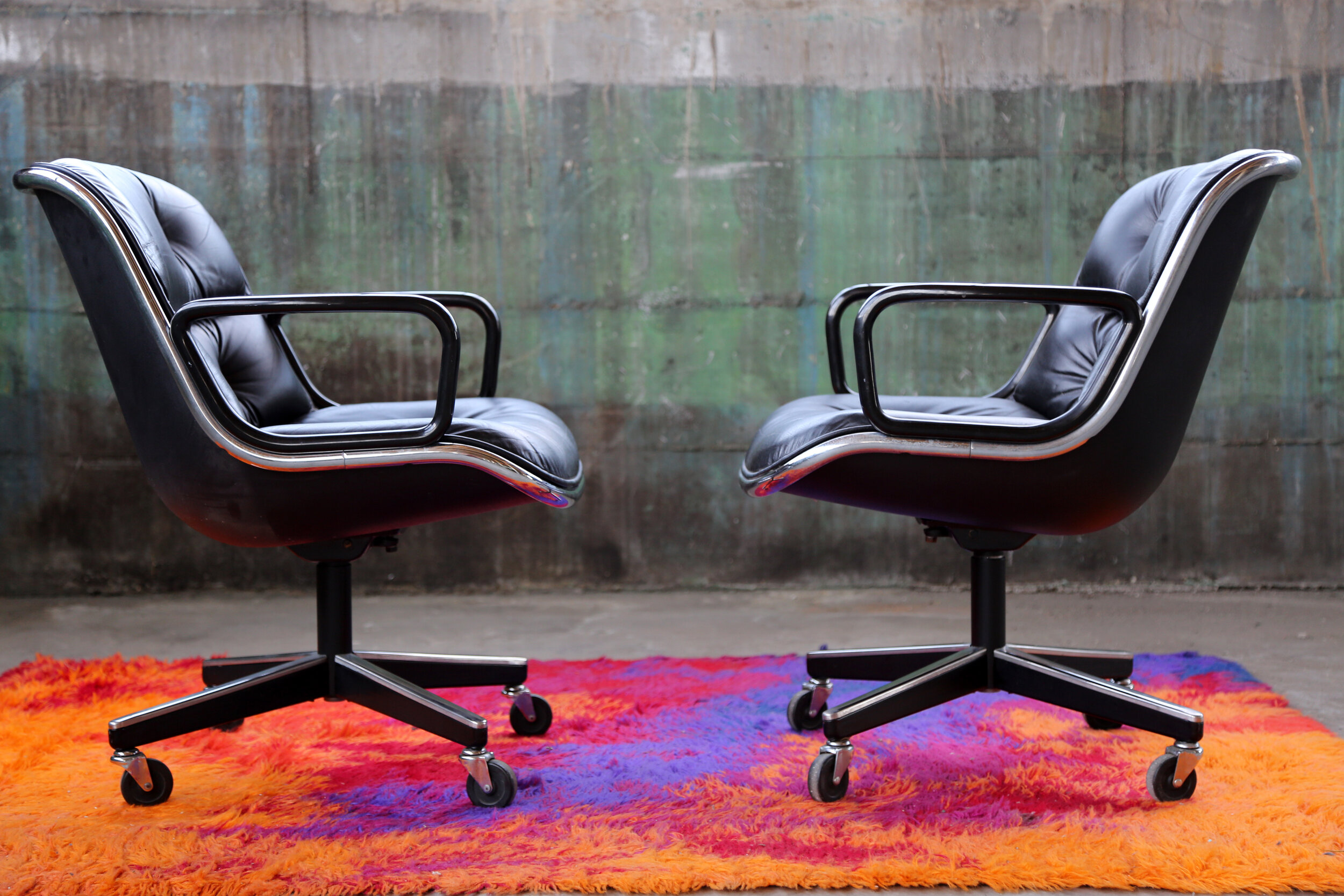 Charles_Pollock_for_Knoll_International_Leather_Executive_Desk_Chairs2.jpg