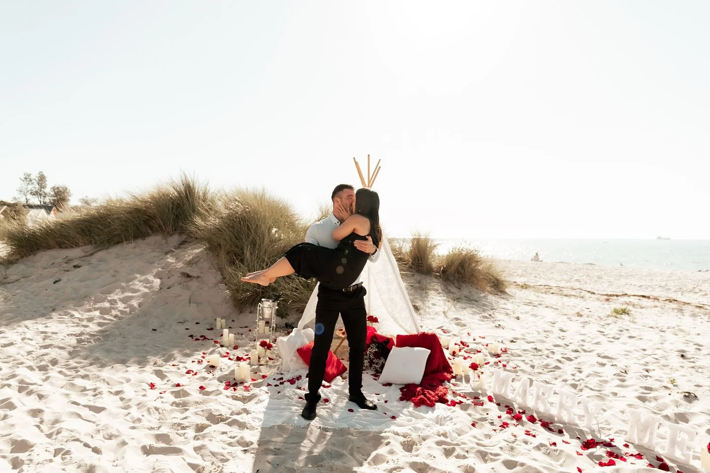 He told her he&rsquo;d lost something&hellip; turns out, he found everything he was looking for. 🥹✨ The sweetest surprise proposal &mdash; and the most over-the-moon &lsquo;YES!&rsquo; 💕

#MelbourneProposals #proposalplanner #ProposalStylist #Propo