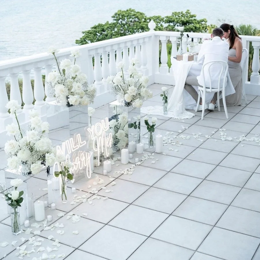 A little slice of Europe&hellip; right here in Cairns 🤍
White roses, ocean views, and a villa that feels like you&rsquo;ve stepped into Greece.
If this isn&rsquo;t the perfect place to say yes&hellip; we don&rsquo;t know what is 💍✨

#cairnsproposal
