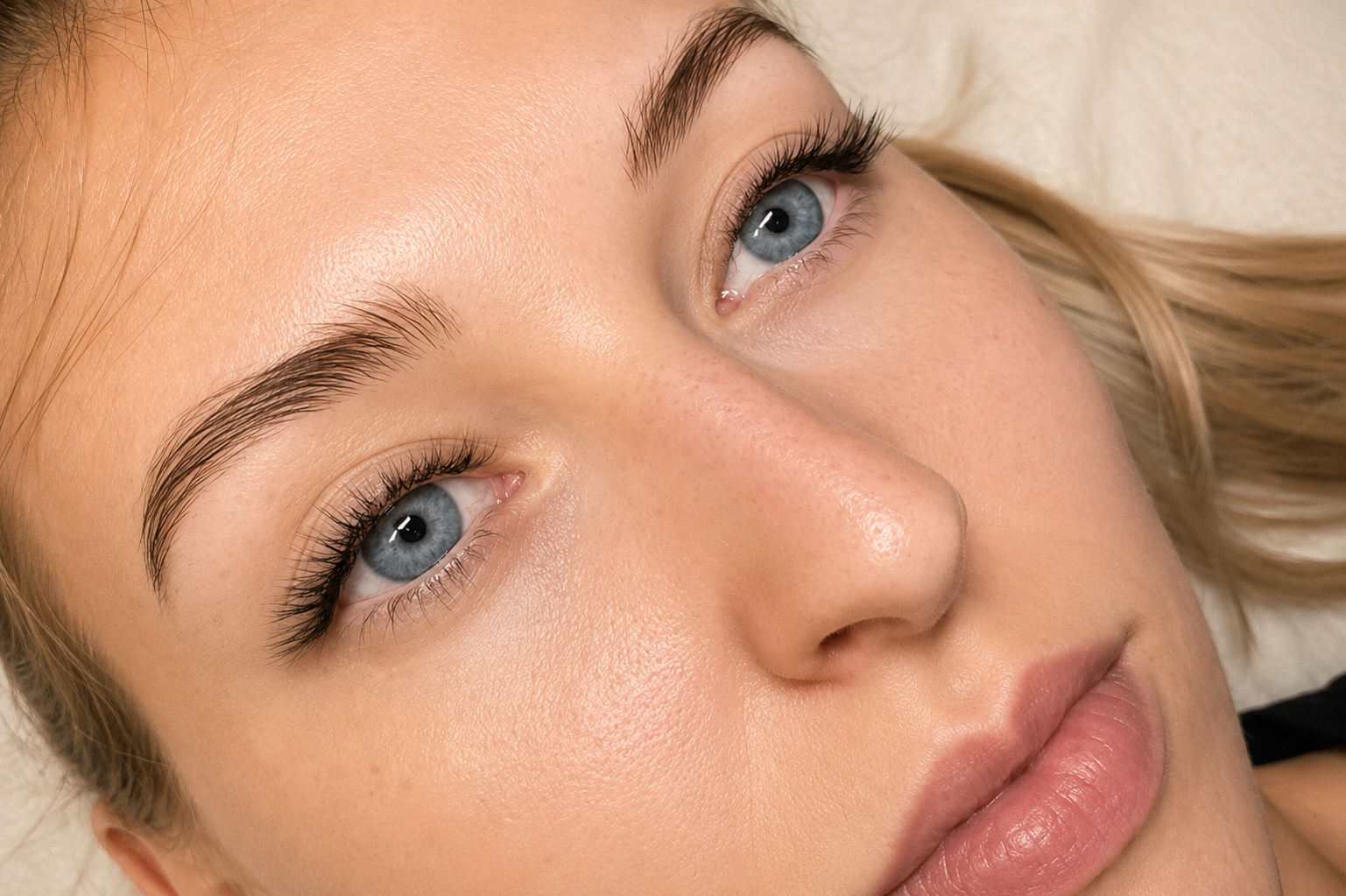 Natural Volume Lashes by Olga