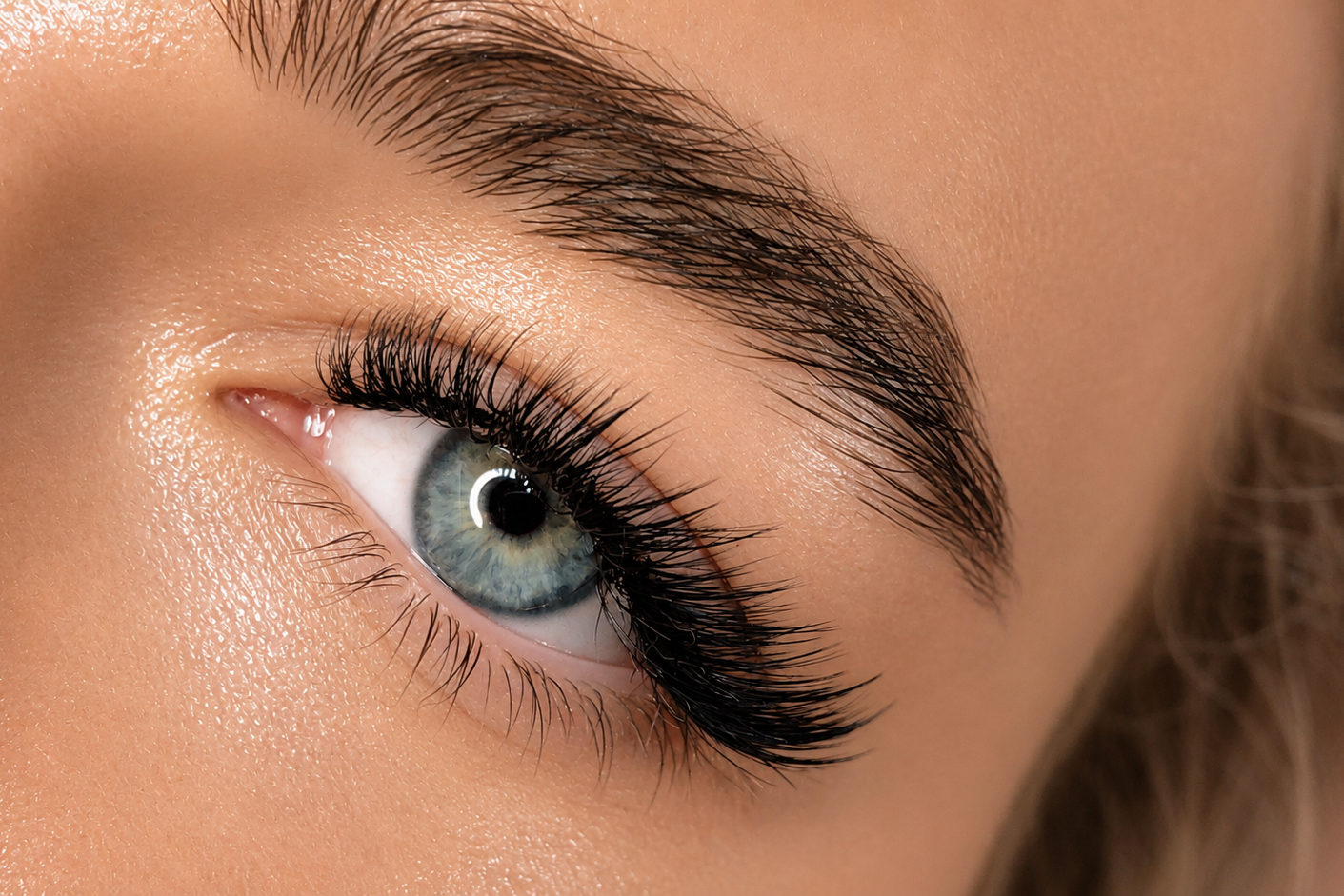 Volume lashes by Candace