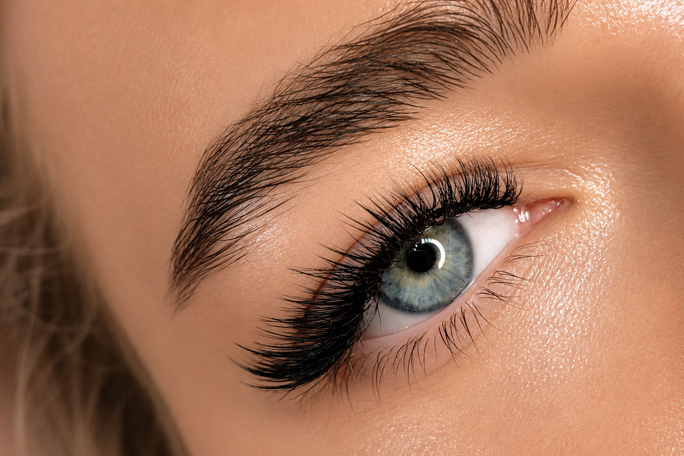 Volume lashes by Candace