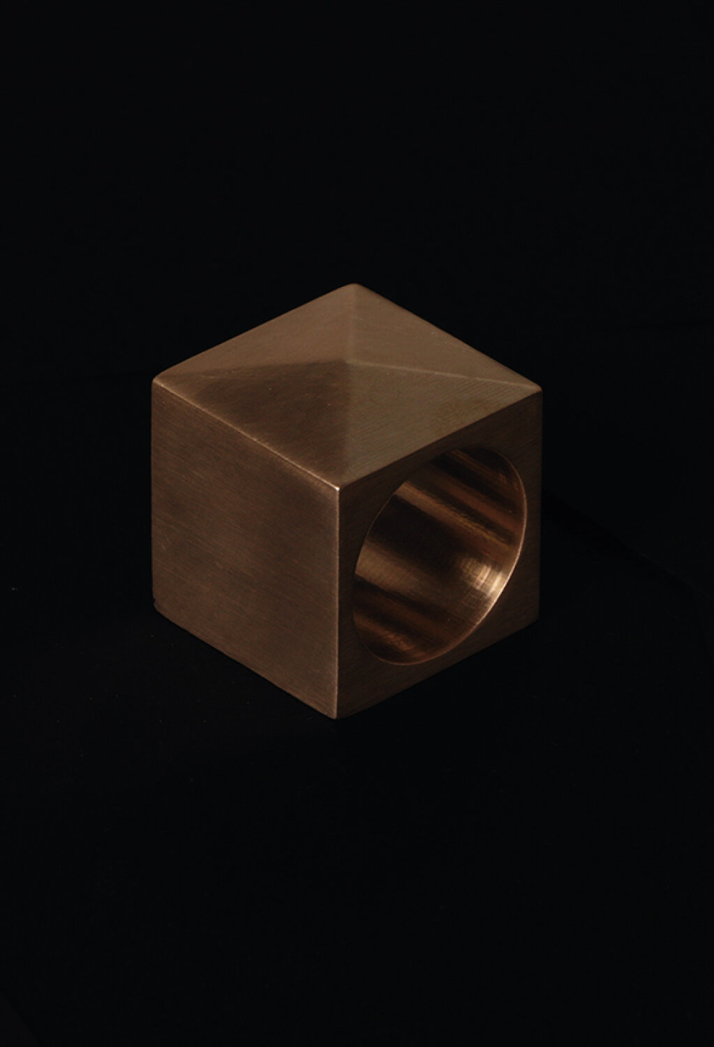 the pyramid napkin holder