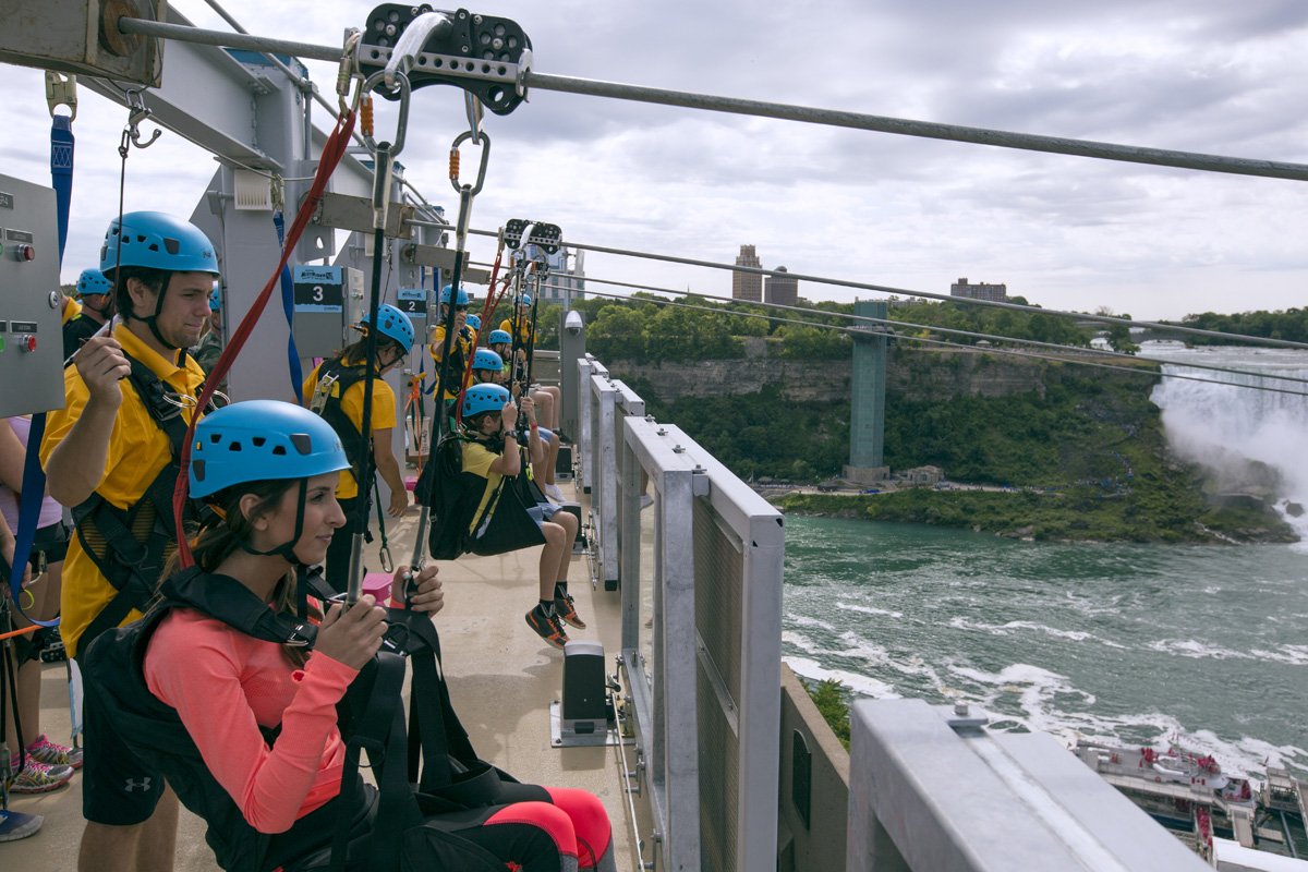 zipline-hut-disco-lights, HTR Niagara