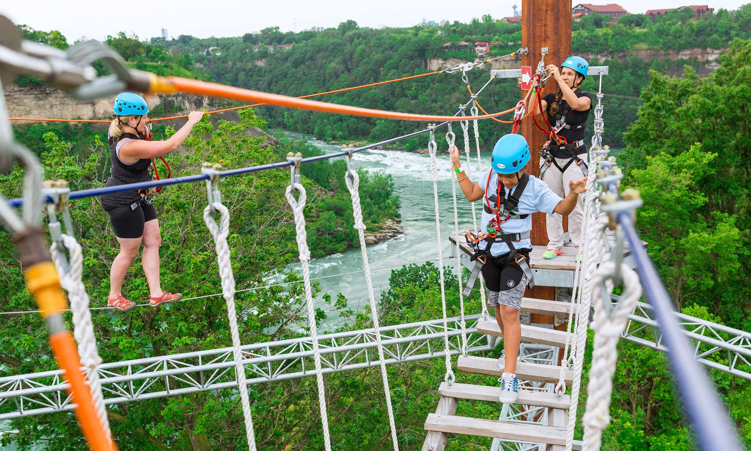 zipline-hut-disco-lights, HTR Niagara