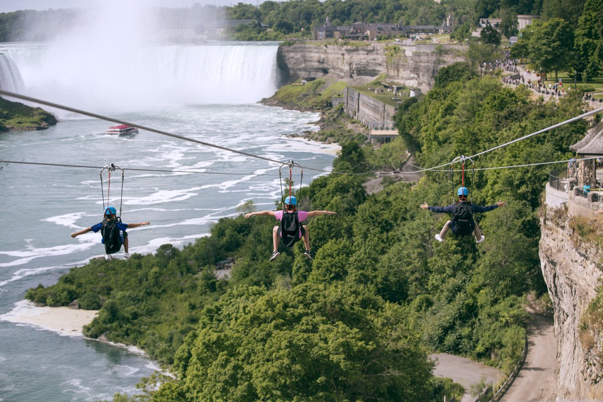 zipline-hut-disco-lights, HTR Niagara