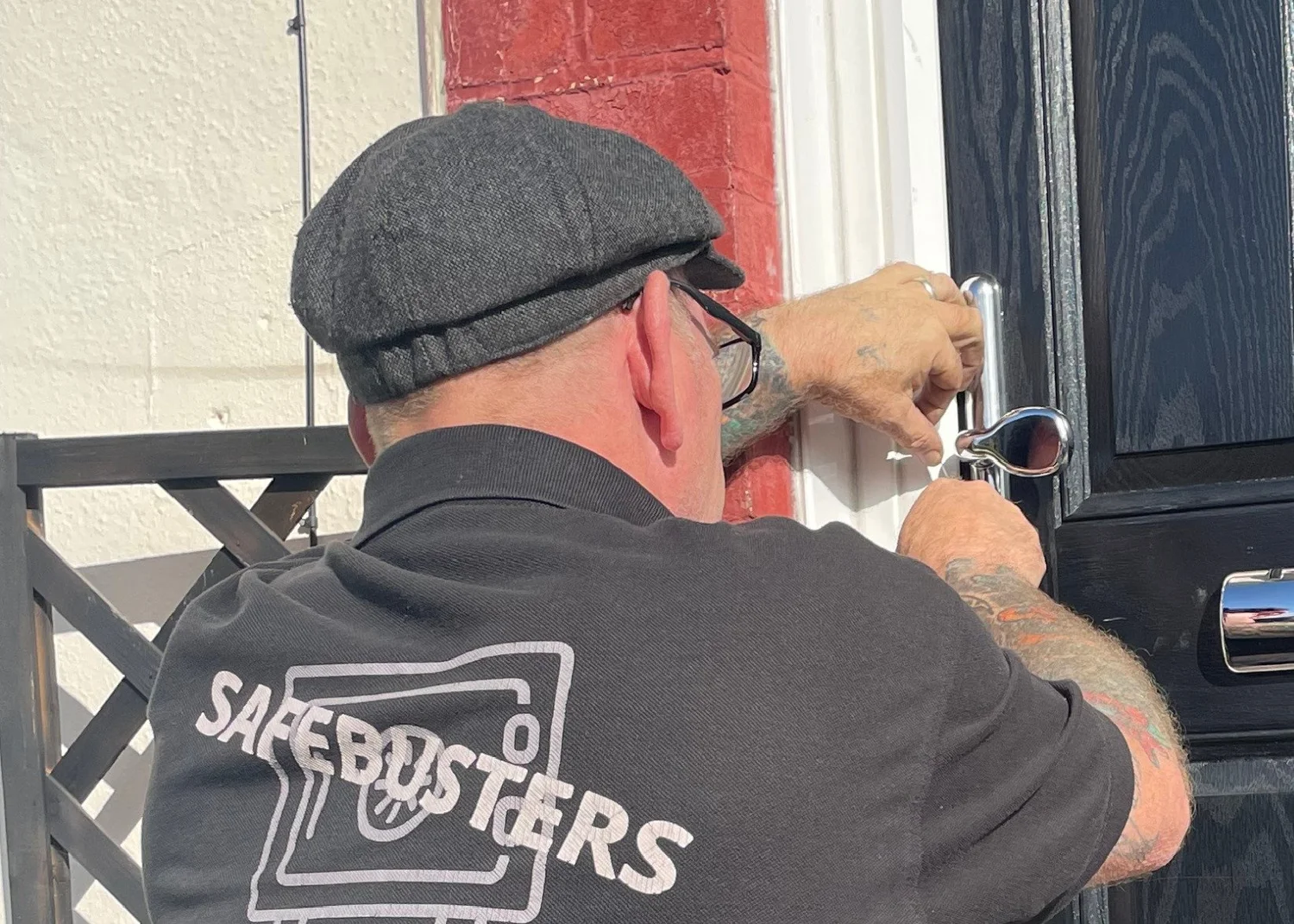 Locksmith &amp; Safebusters