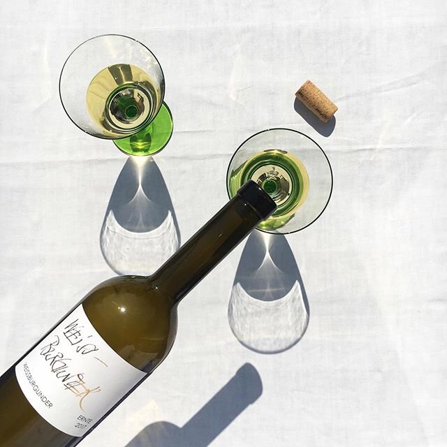 Judihui und welcome! Wir freuen uns euch nun auch via Instagram, Einblicke in die leidenschaftlich begeisterte Welt des Weinbaus von Horber Weine zu verschaffen. Wir w&uuml;nschen euch einen genussvollen Start ins Wochenende!
#stayhealthy #wine #swit