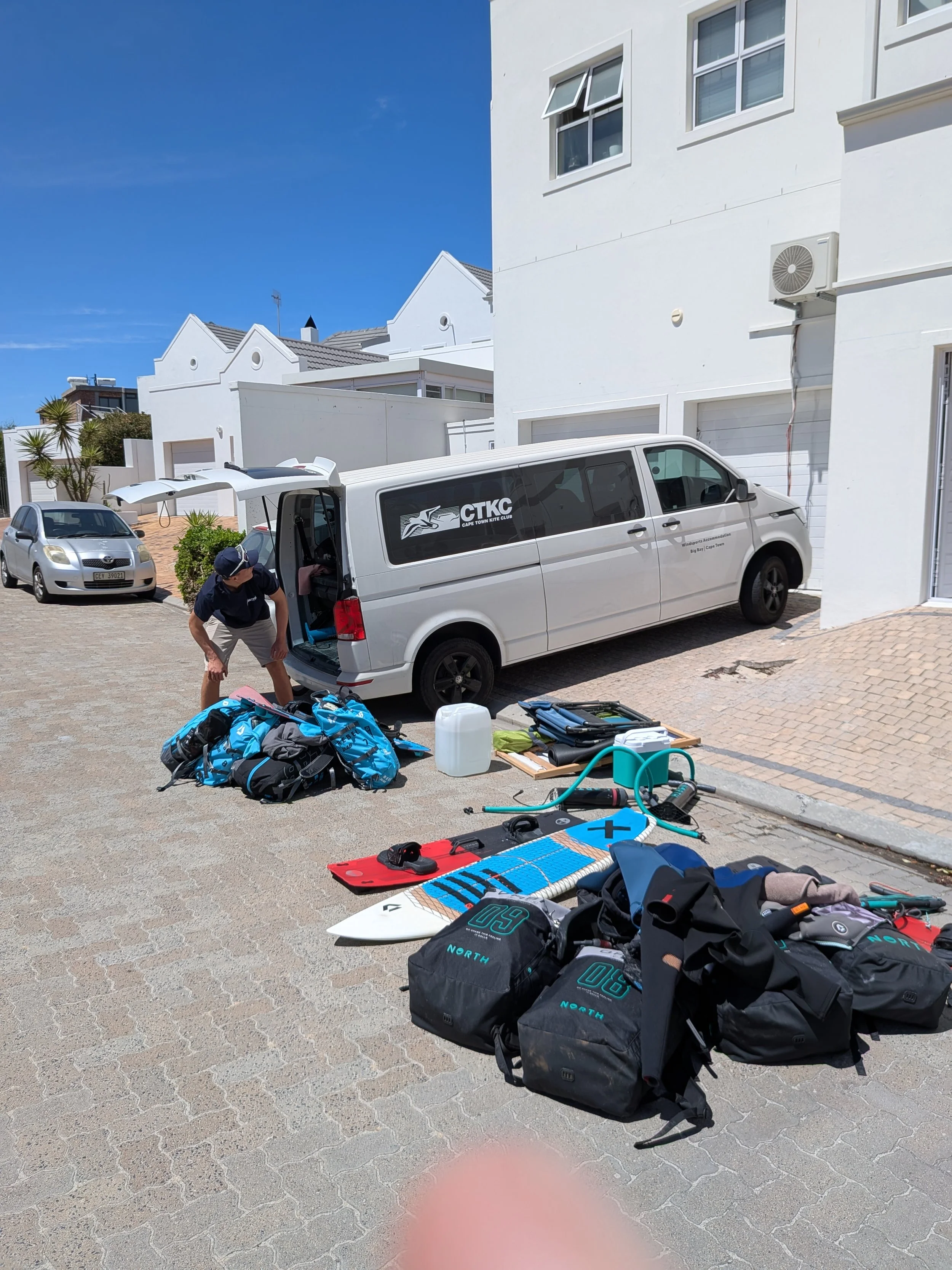 Getting ready for a kitesurf mission