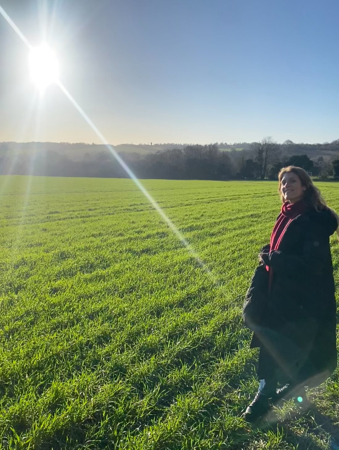 It&rsquo;s easy to want to stop drinking alcohol when you&rsquo;re hungover or cut sugar after a month of chocolate and mince pies 😉

That&rsquo;s why I think New Year&rsquo;s resolutions feel outdated.

What if, instead, we set new rituals?

Ritual