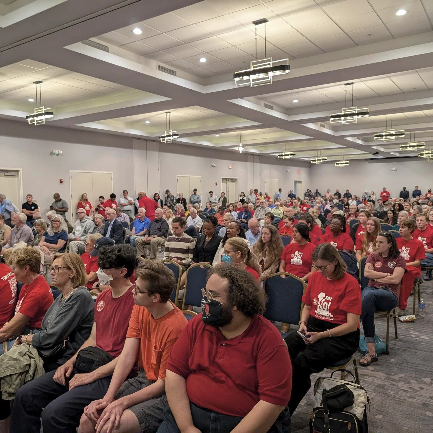 Yesterday, @cvilledsa @ejcatuva and @sunriseuva members made their voices heard, thank you for coming out! Members joined the statewide #nonewgasplantsva fight to stop Dominion's proposal to construct a new gas plant in Chesterfield County.

This gas