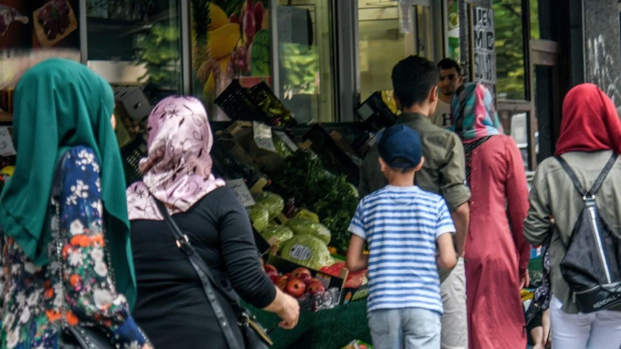 HOW RIGHT-WING RADICALS FUEL THE FEAR OF MUSLIMS