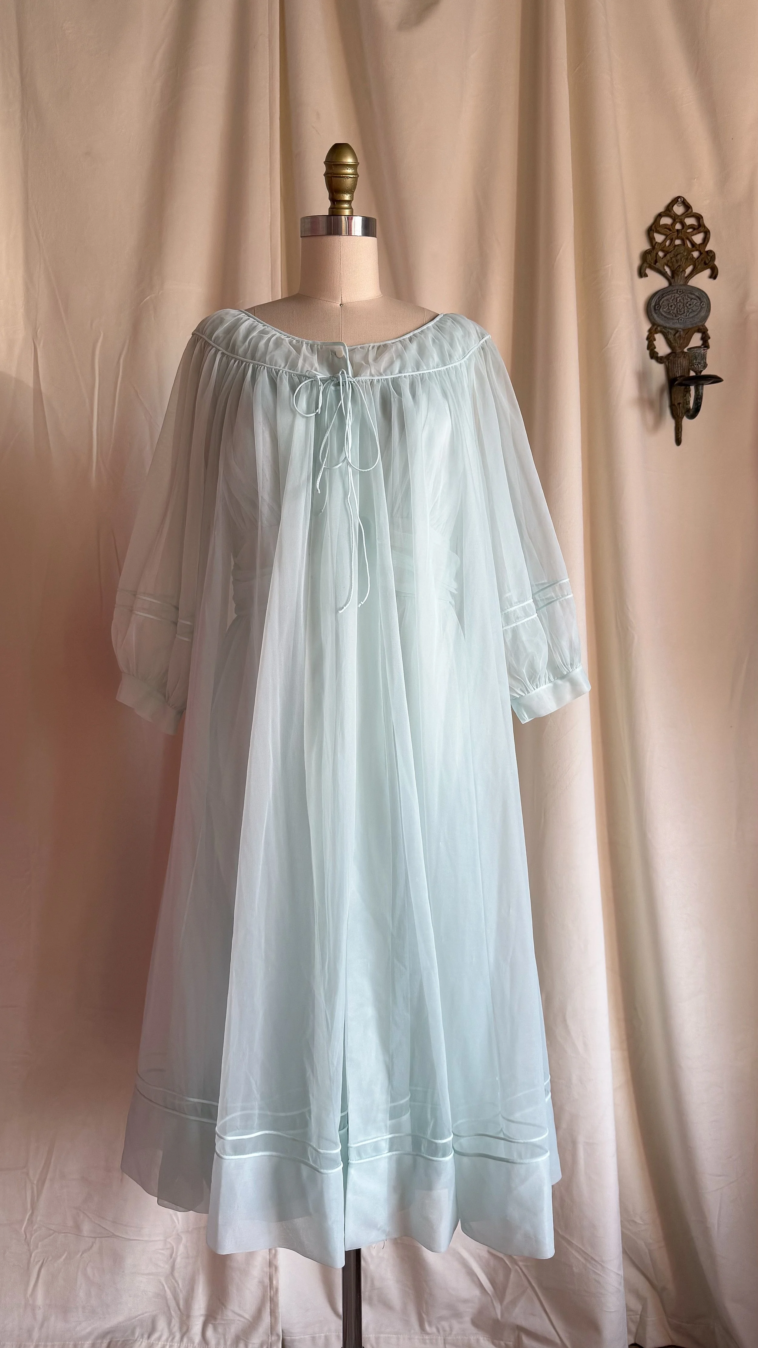 1960's Shadowline Peignoir Set