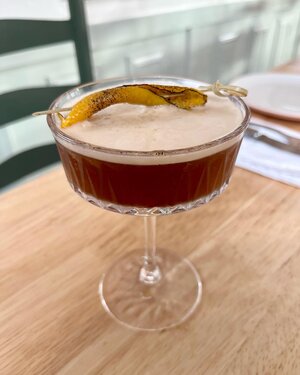 Did you know Ya Hala has ✨signature cocktails✨? It’s true! This beauty is our Turkish Coffee Martini! Made with cardamom, rose, Turkish coffee, and Monopolowa vodka, we can’t help but crave it!