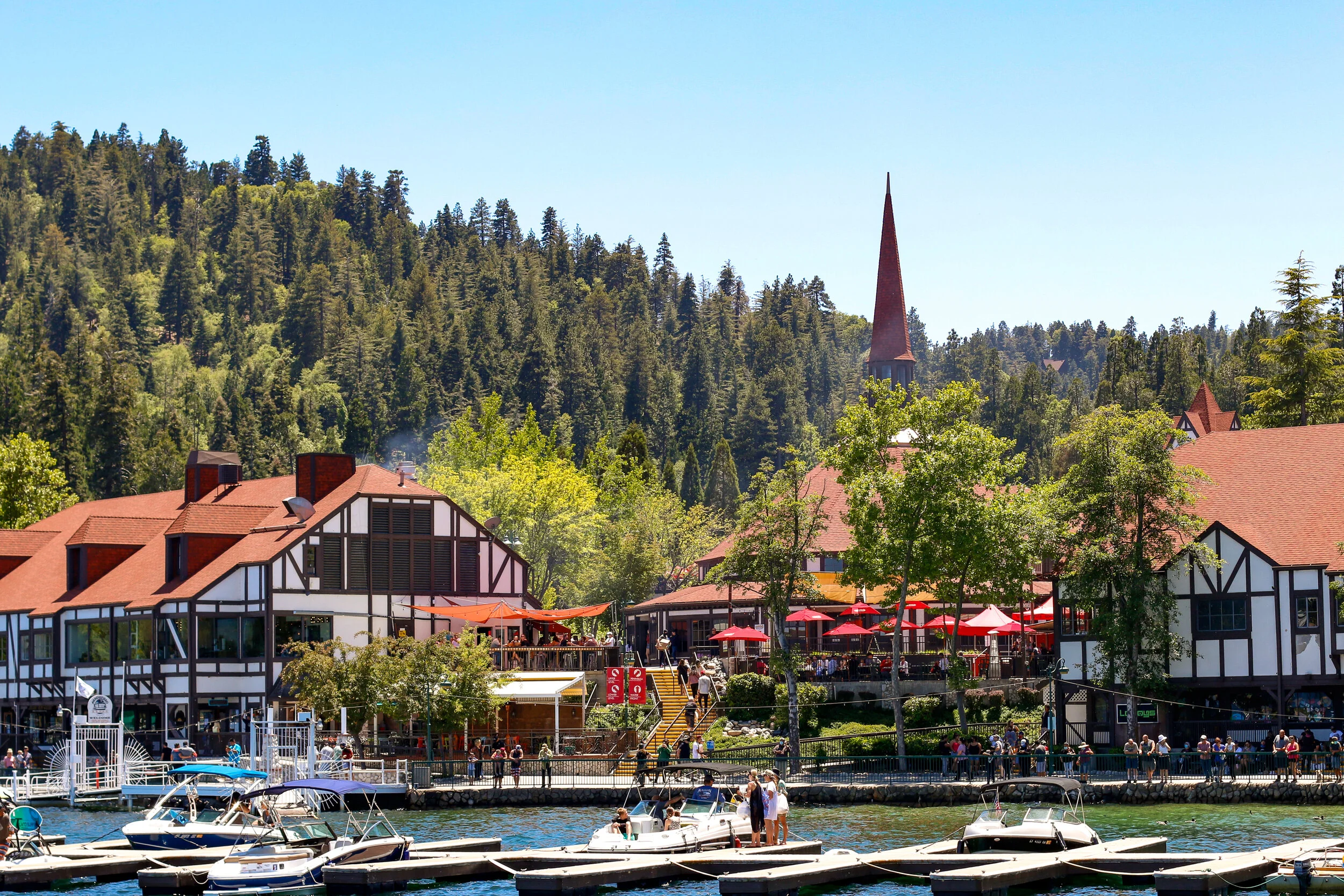 LAKE ARROWHEAD VILLAGE