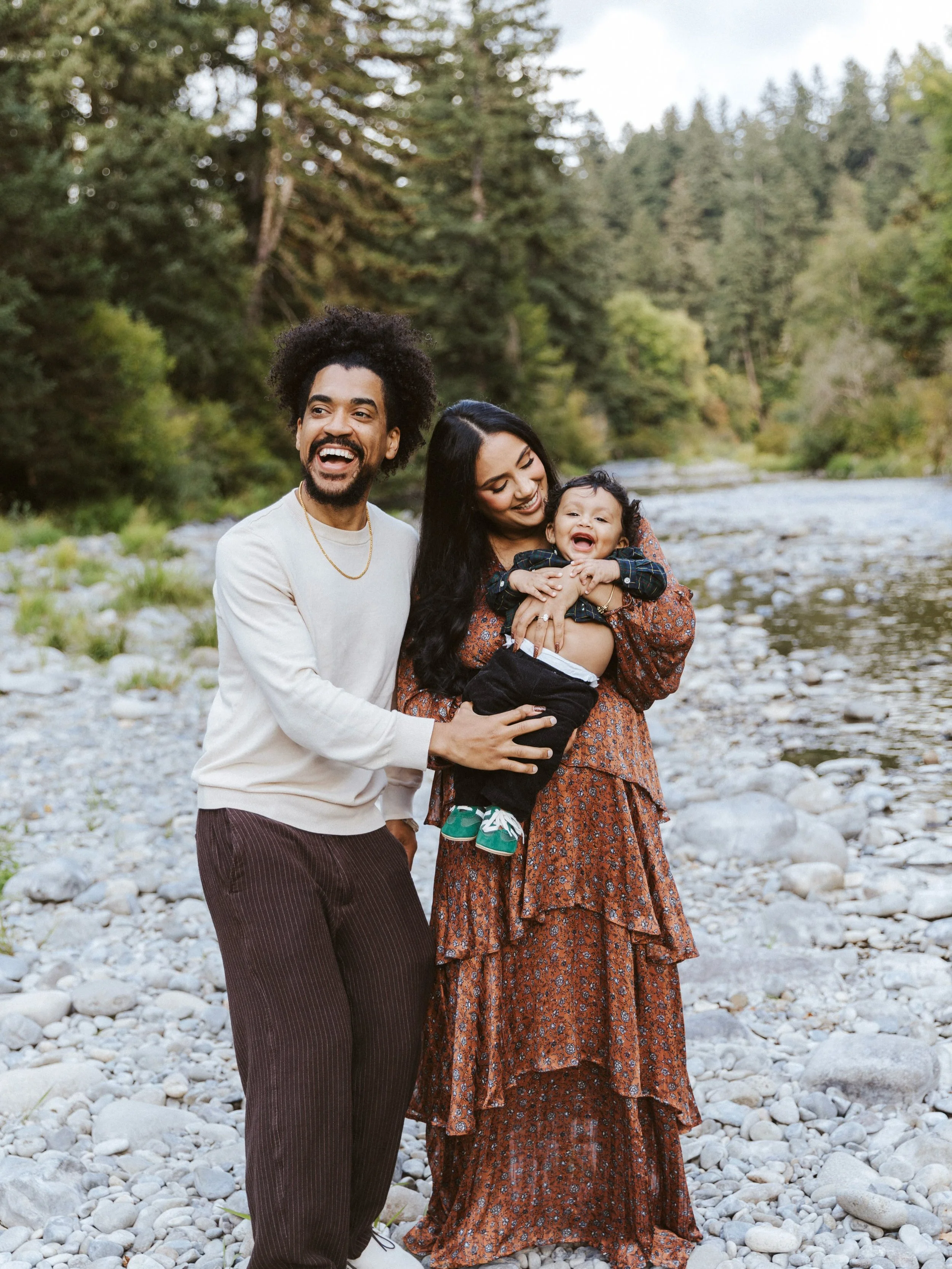 Take me back to the riverbank with these cuties 🥹😭
.
.
.
.
.
#vancouverwa #portlandphotographer #vancouverwashington #oregonphotographer #familyphotography 

Vancouver WA family photographer, Portland family photographer, Oregon family photographer