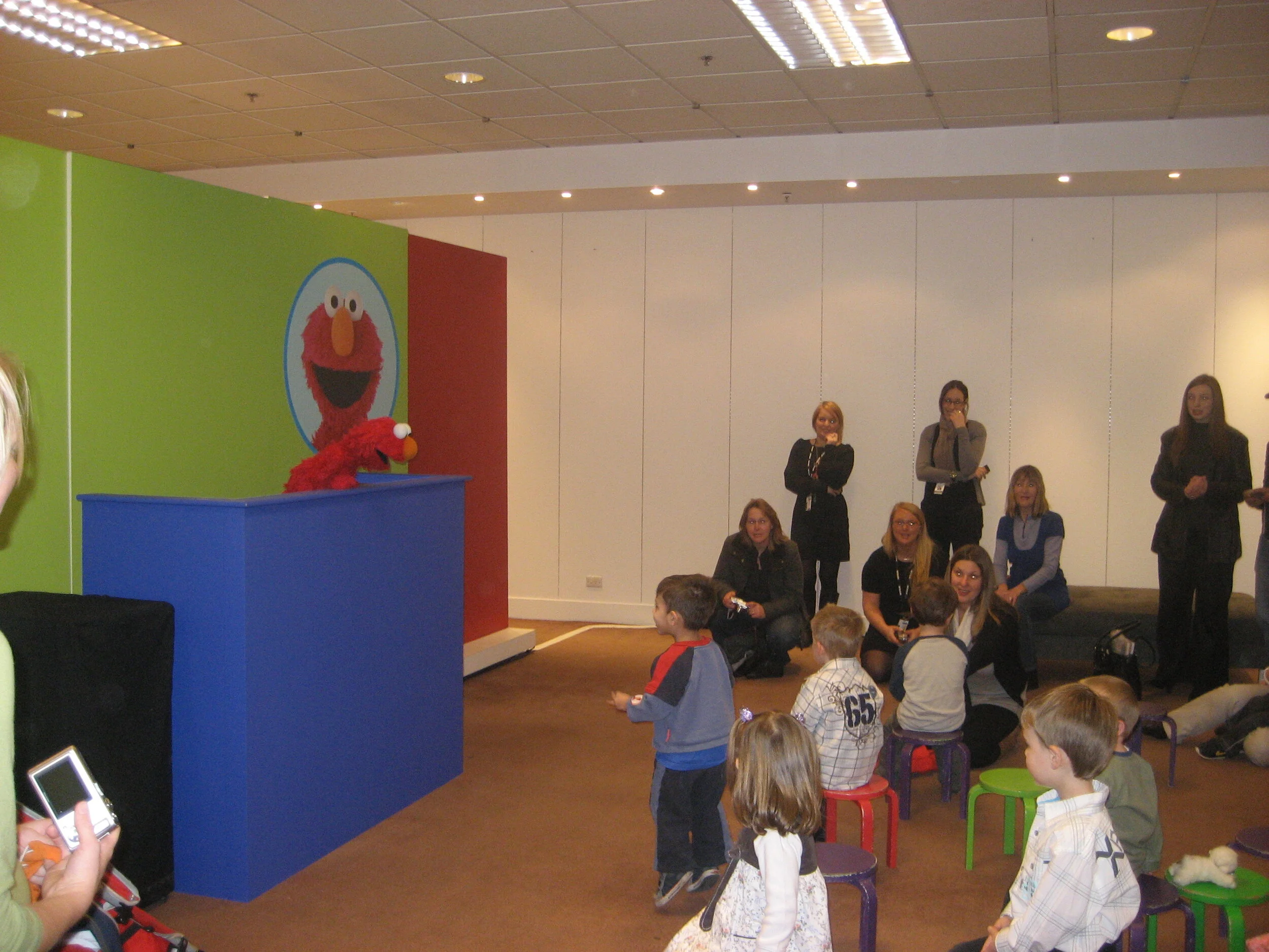 SESAME STREET - ELMO - MEET & GREET