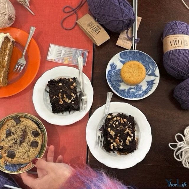 We love cosy nights filled w/ knitting &amp; crocheting and yummy treats. Link in bio to discover our fave recipes🧶🍪✨
.
.
.
.
.
.
.
.
.
.
.
.
.
.
.
.
.
.
.
.
.
.
.
.
.
.
.
.
.
.
.
.
.
.
.
.
.
.
.
.
.
#yhorlife #yhorlifefamily #knitting #crochet #co