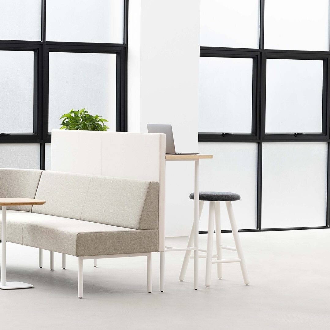 Introducing Capsule, a modular system that harmonizes simplistic lines with plush seating. Designed to be multifunctional, it maximizes space utilization while offering endless configuration possibilities. Explore the integration of diverse table and